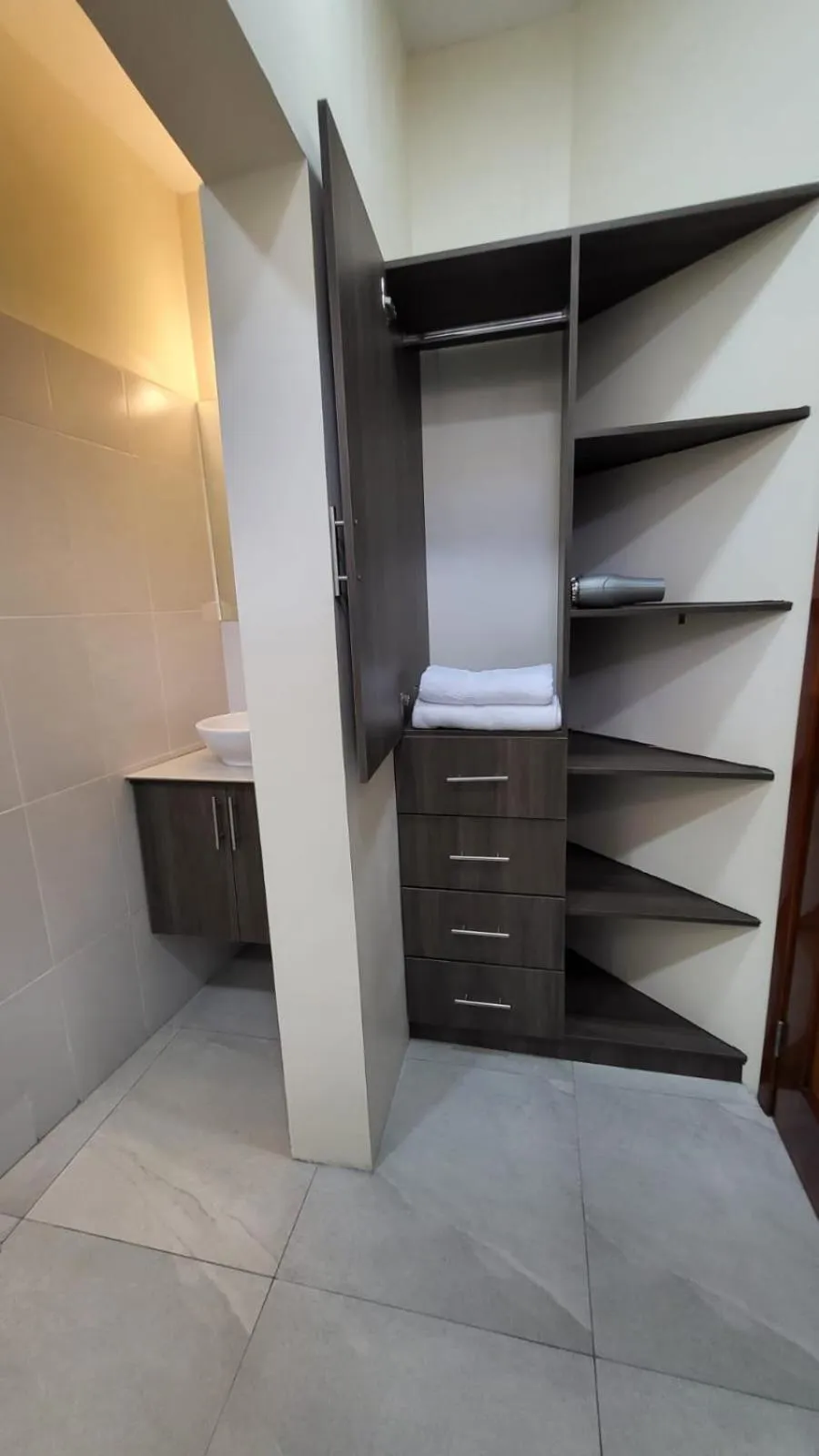 hair dryier in Hotel Del Sol Galapagos