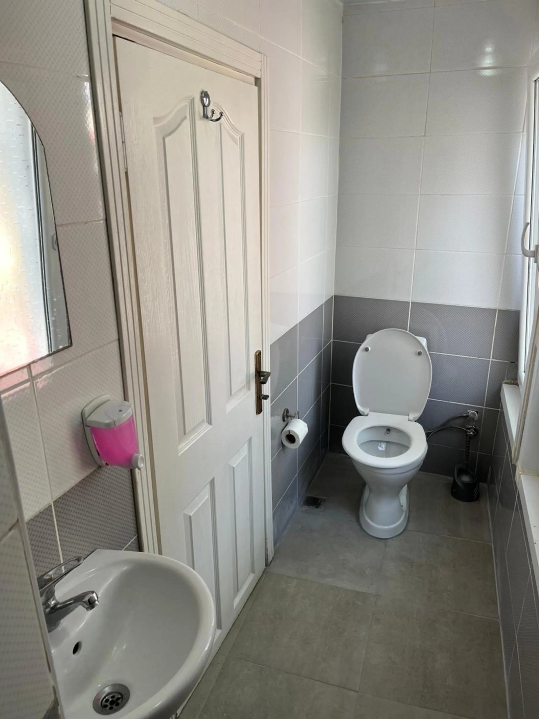 Bathroom in Metropol hotel 2