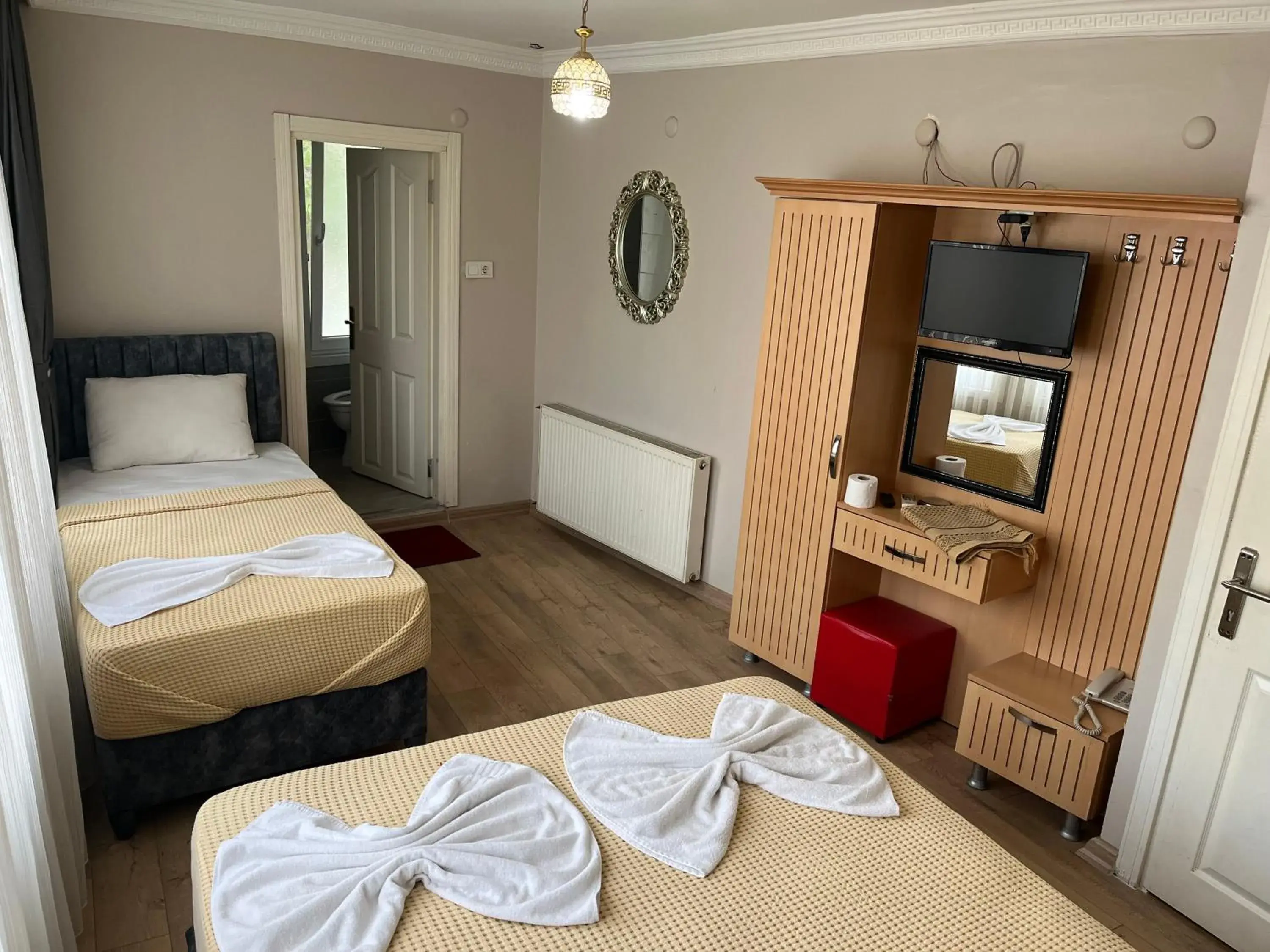 Photo of the whole room in Metropol hotel 2 Photo of the whole room in Metropol hotel 2