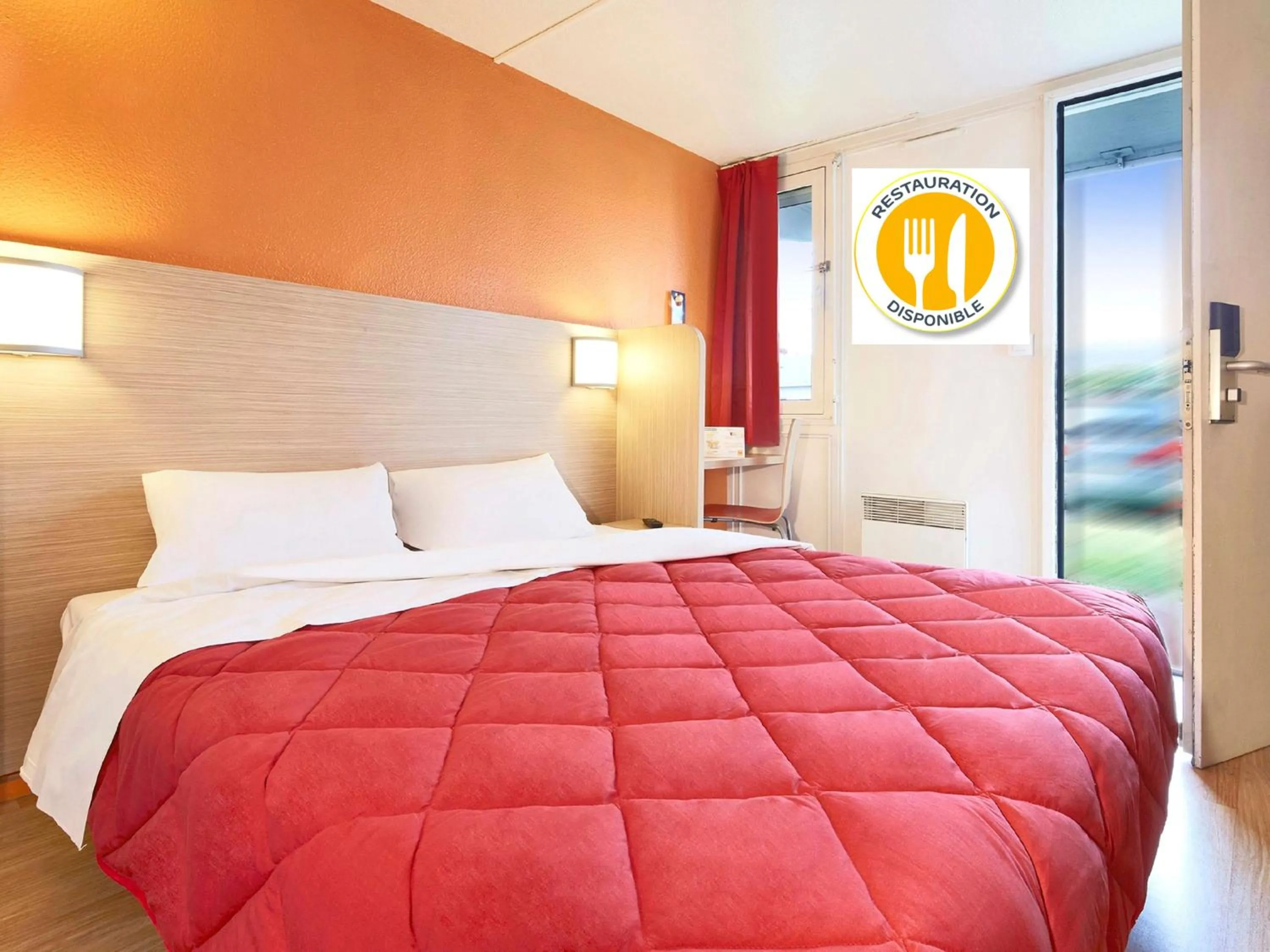 Bed in Premiere Classe Lille Sud - Seclin