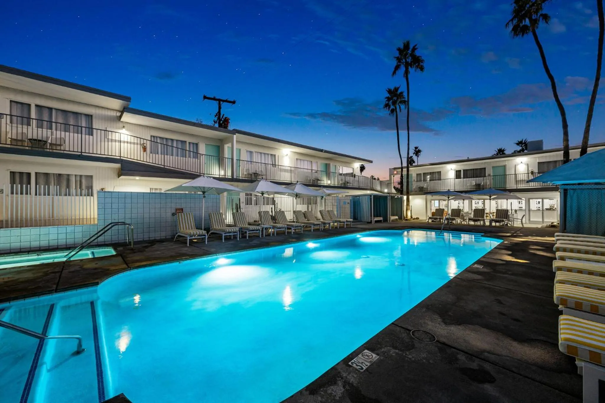 Night in The Skylark, a Palm Springs Hotel