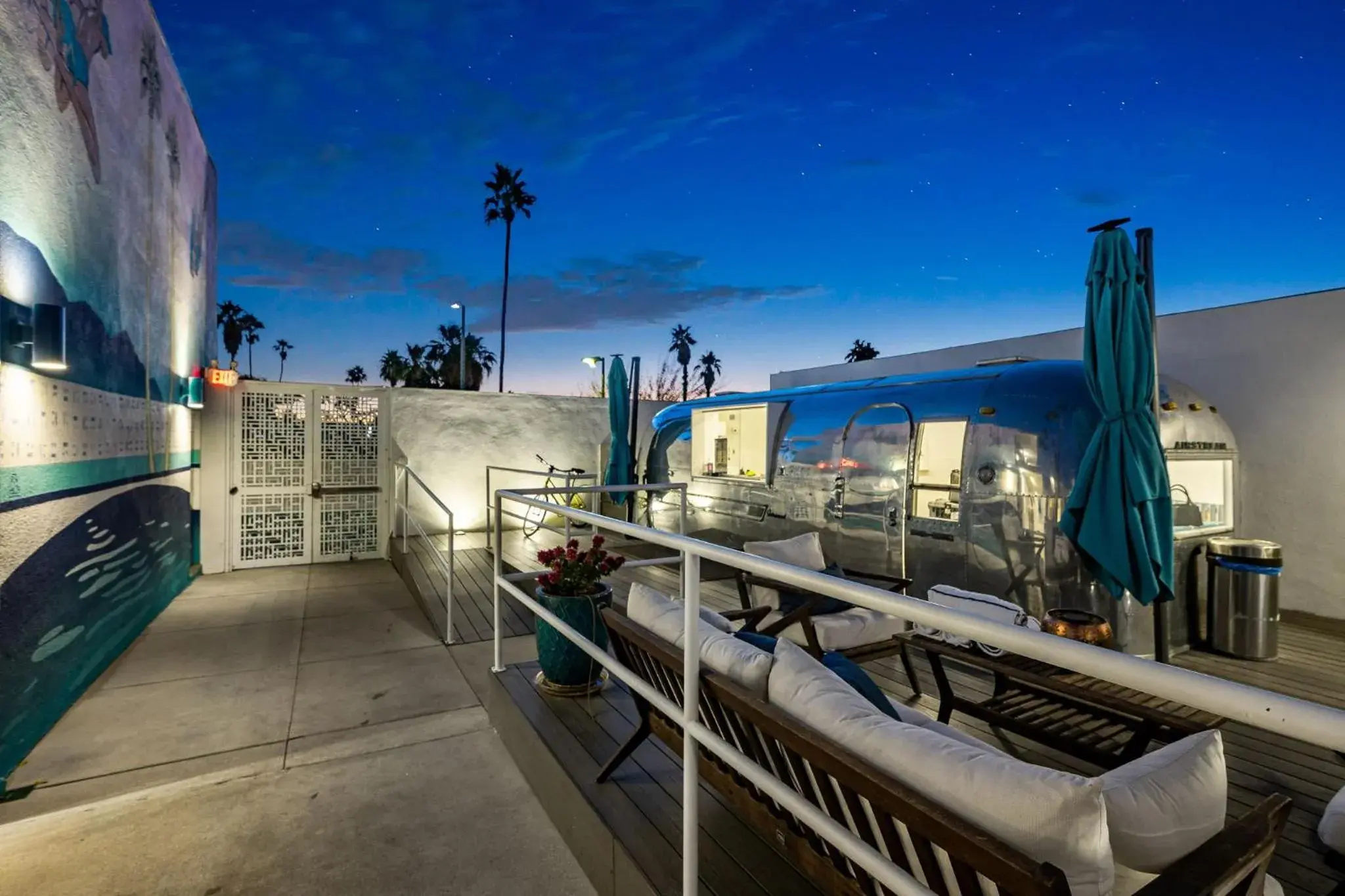 Lobby or reception in The Skylark, a Palm Springs Hotel Lobby or reception in The Skylark, a Palm Springs Hotel