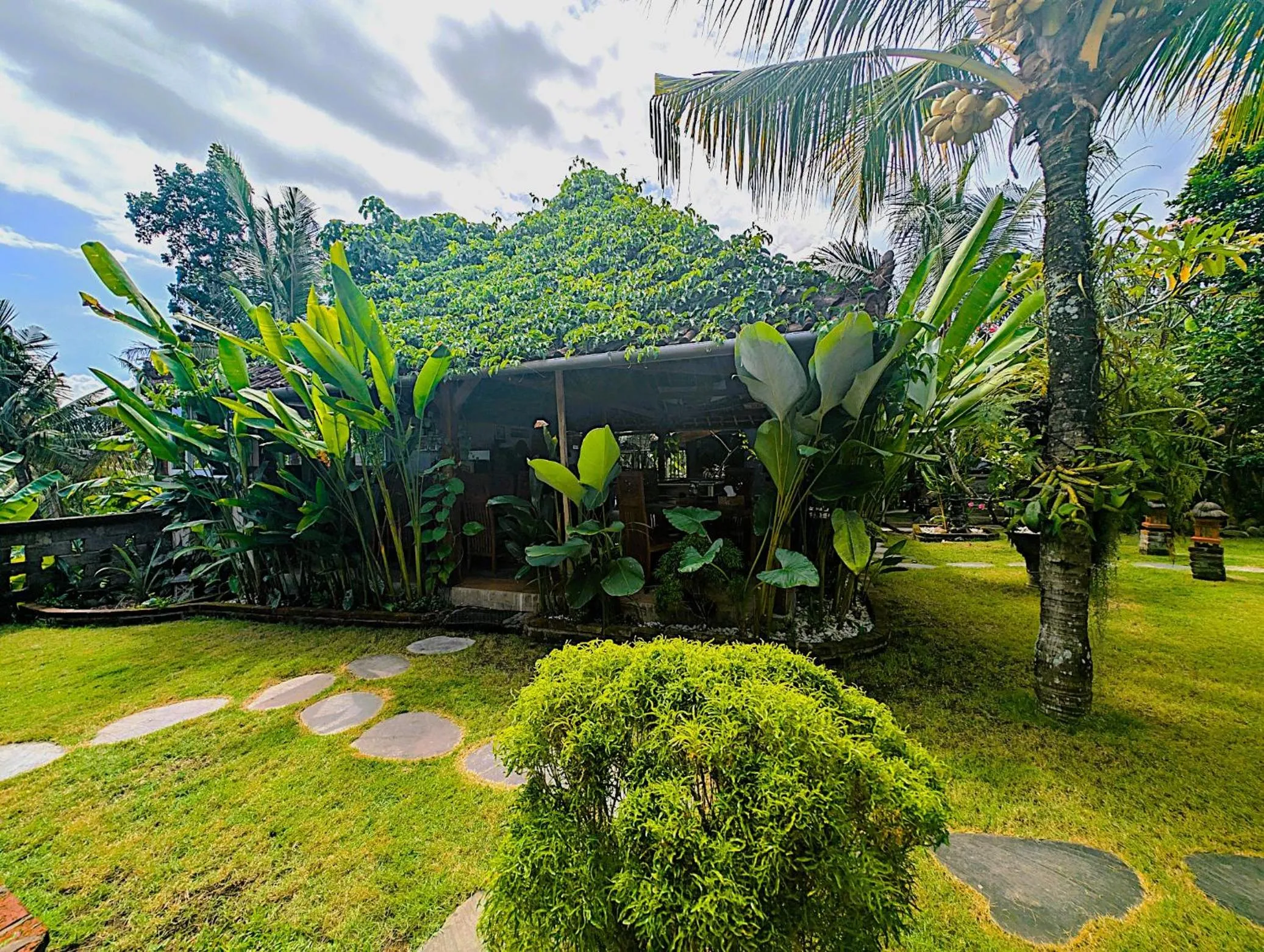 Property building in Ayumar Homestay Medewi