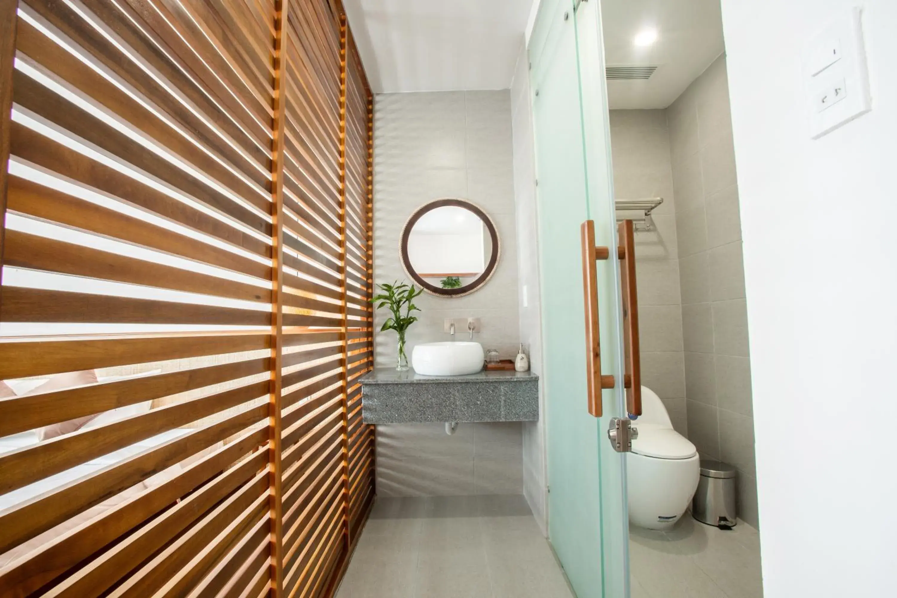 Quadruple Room with Balcony in Luu Ngai Condotel Quy Nhon Quadruple Room with Balcony in Luu Ngai Condotel Quy Nhon