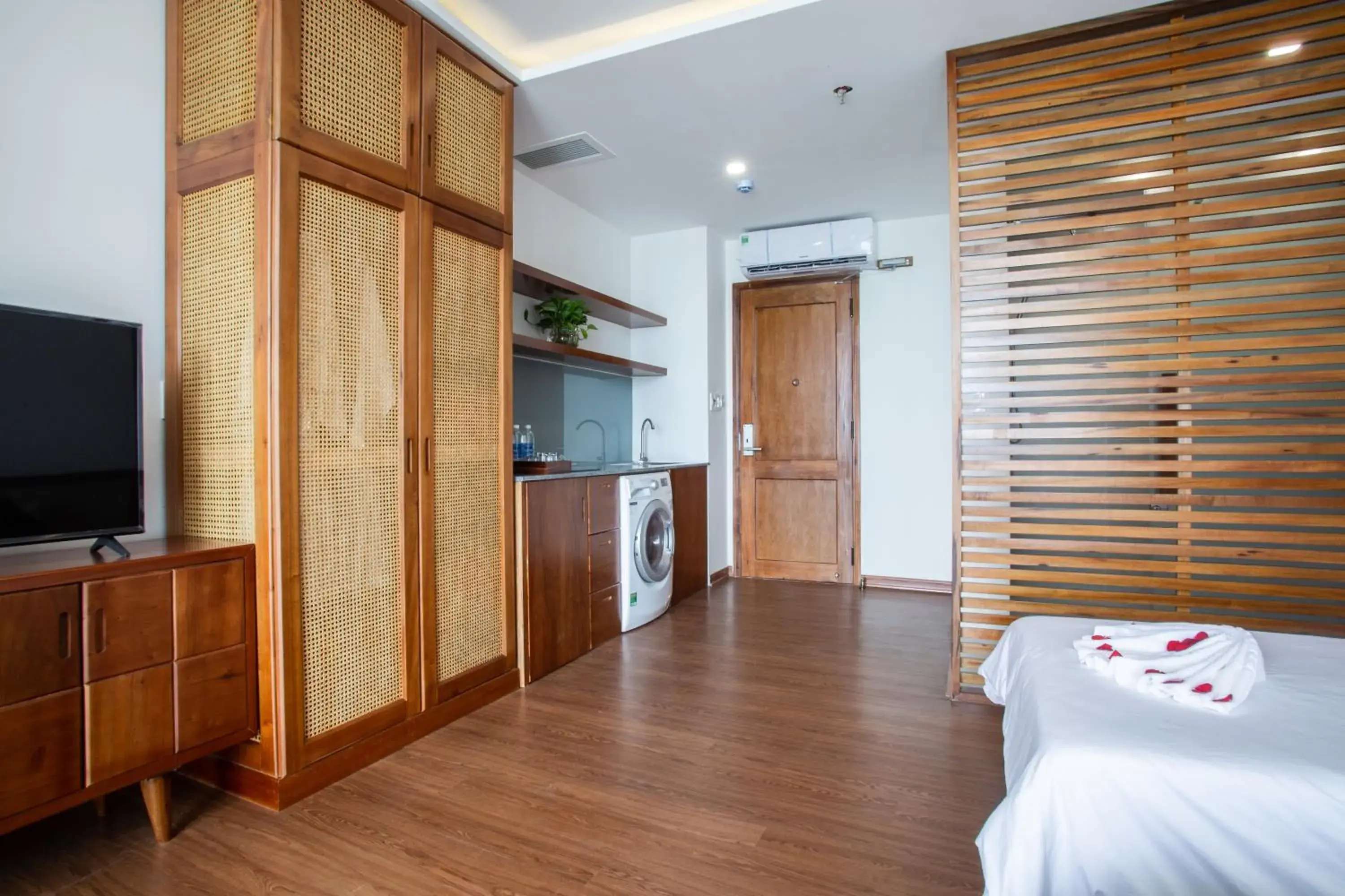 Kitchen or kitchenette, Bed in Luu Ngai Condotel Quy Nhon Kitchen or kitchenette, Bed in Luu Ngai Condotel Quy Nhon