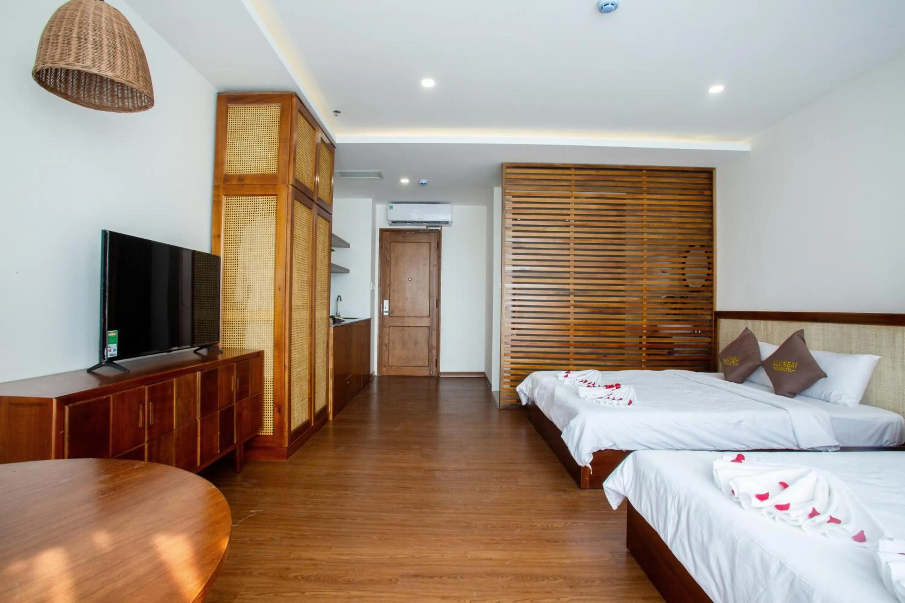 Photo of the whole room, Bed in Luu Ngai Condotel Quy Nhon