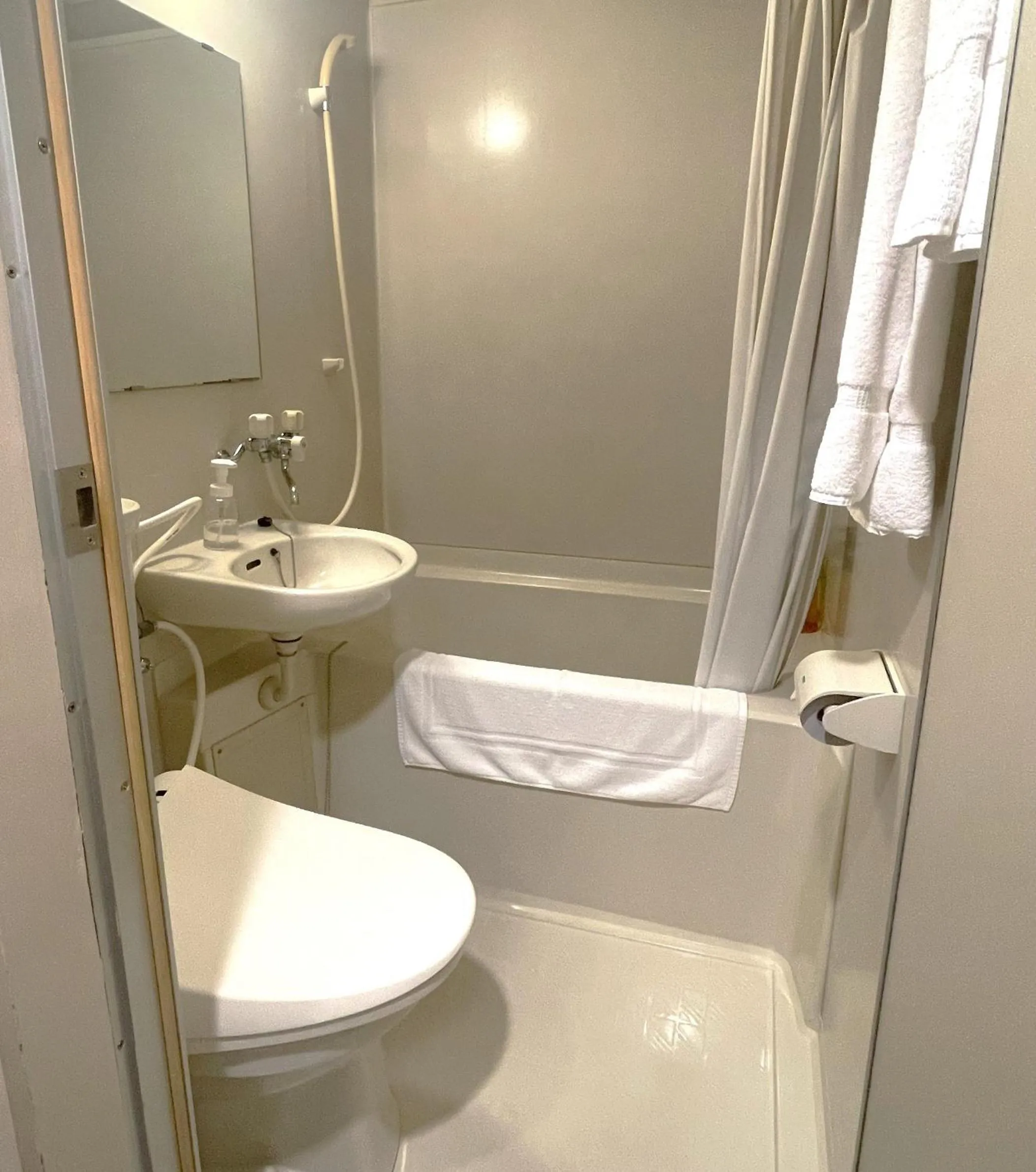 Bathroom in Hotel Tetora Makuhari Inagekaigan (Formerly Business Hotel Marine)