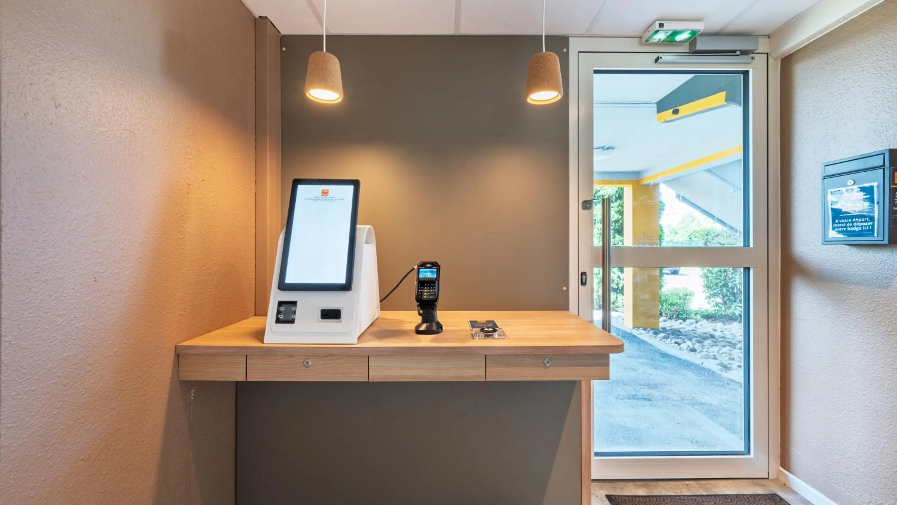 Lobby or reception in Premiere Classe Valenciennes Sud - Rouvignies