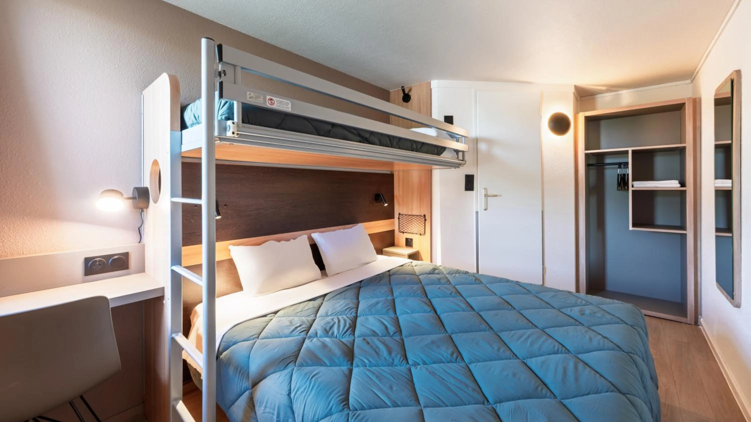 Bed in Premiere Classe Valenciennes Sud - Rouvignies