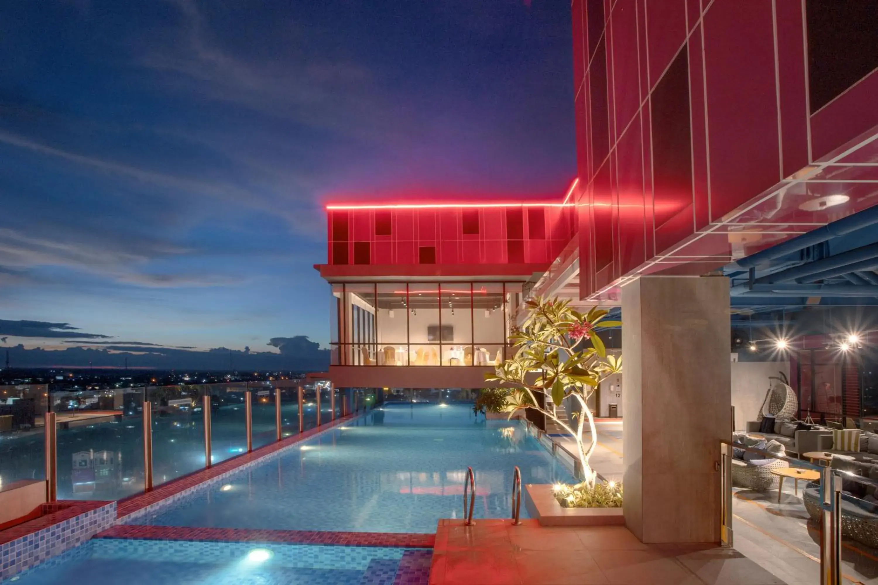 Swimming pool in The Zuri Dumai Swimming pool in The Zuri Dumai