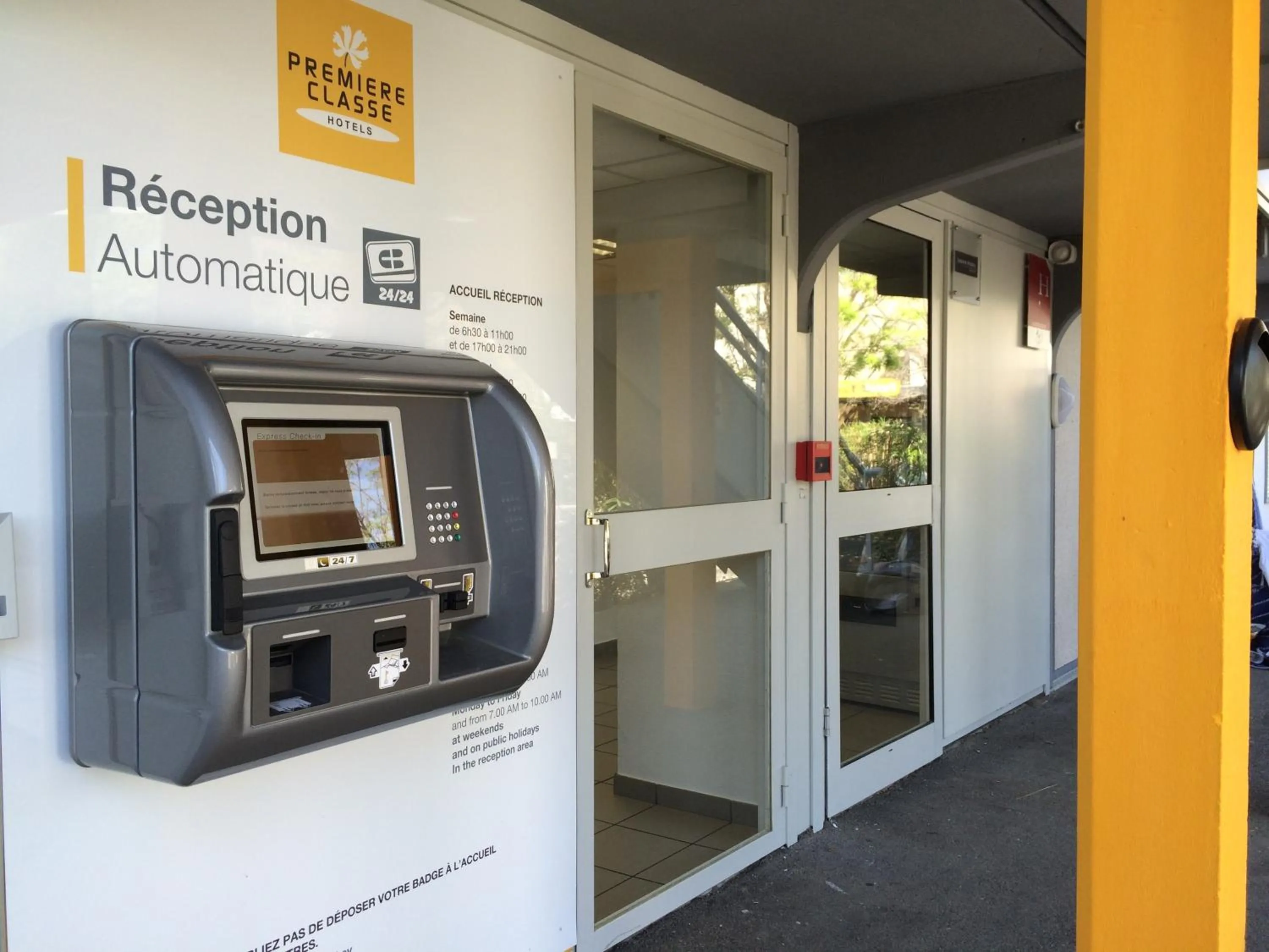 Facade/entrance in Premiere Classe Marseille La Valentine