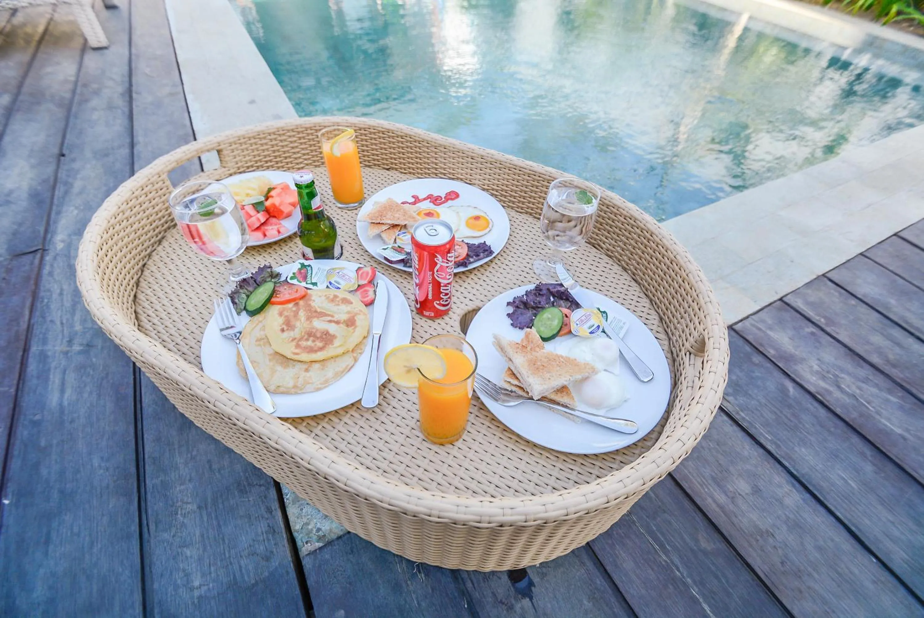 Food and drinks in Villa Kupu Kupu Bingin