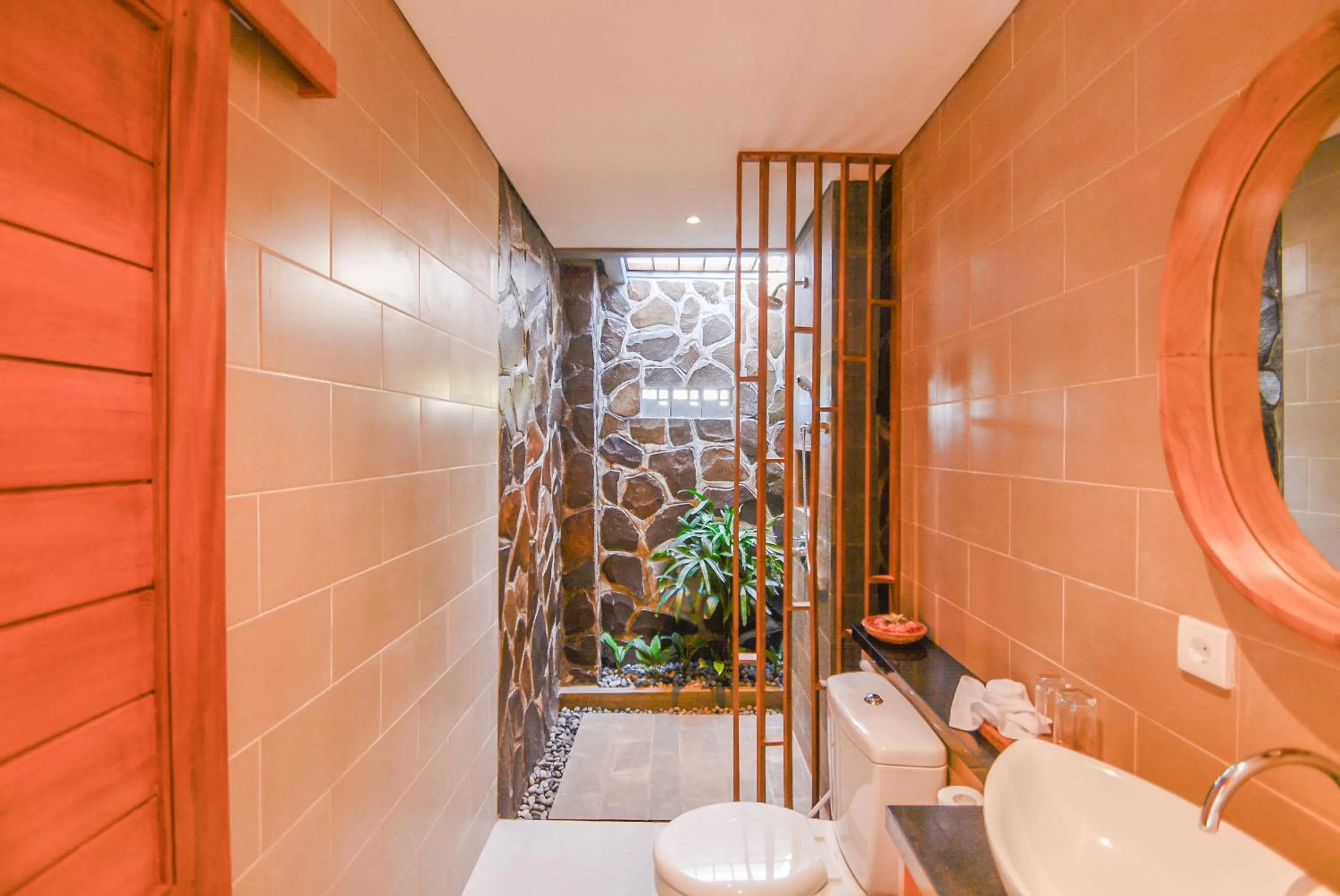 Shower in Villa Kupu Kupu Bingin
