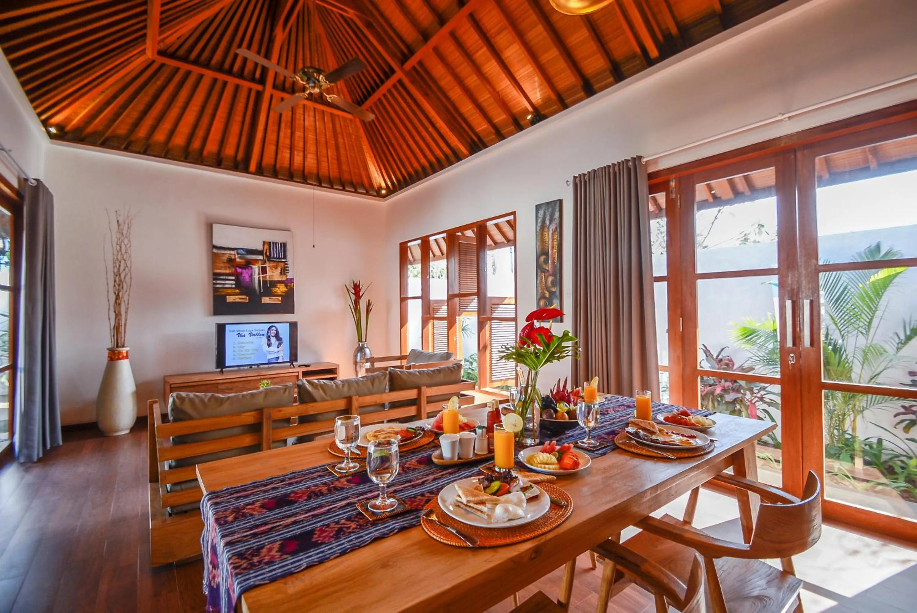 Restaurant/places to eat in Villa Kupu Kupu Bingin