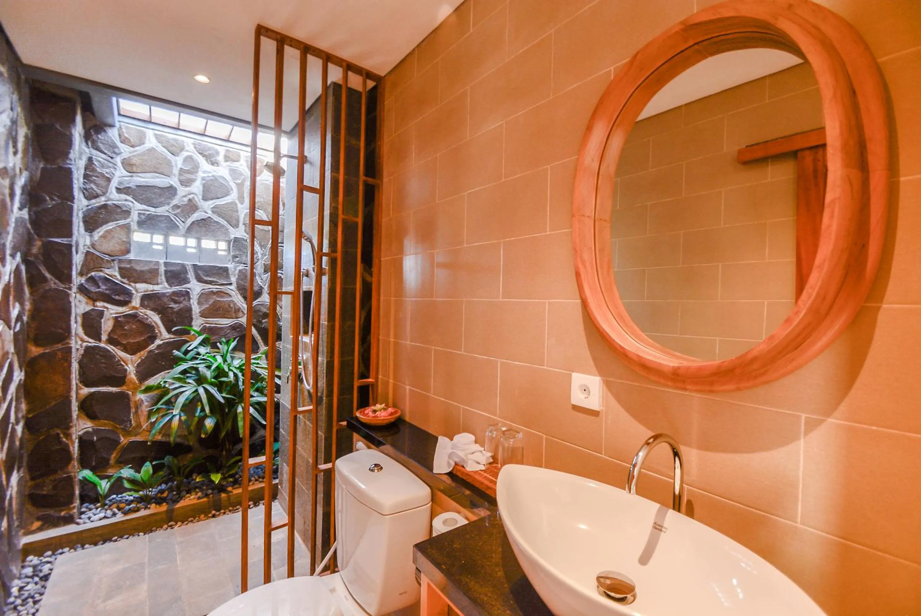 Shower in Villa Kupu Kupu Bingin