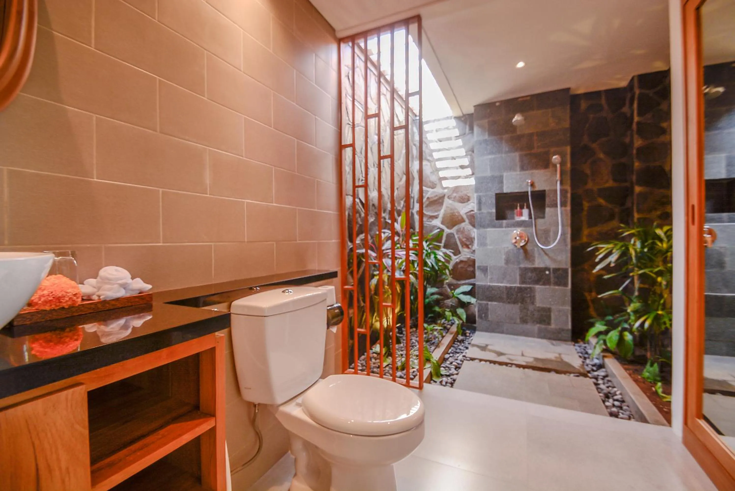 Shower in Villa Kupu Kupu Bingin