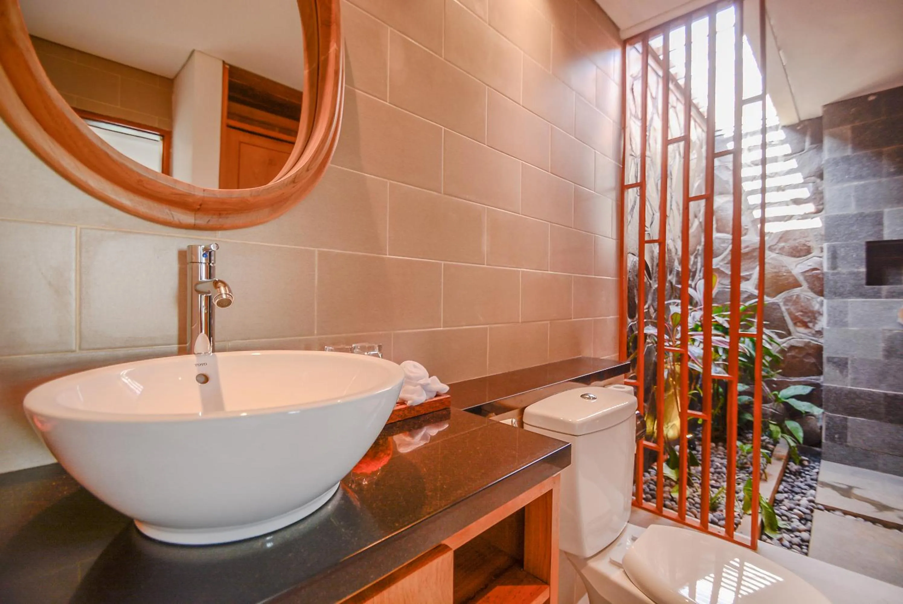 Shower in Villa Kupu Kupu Bingin