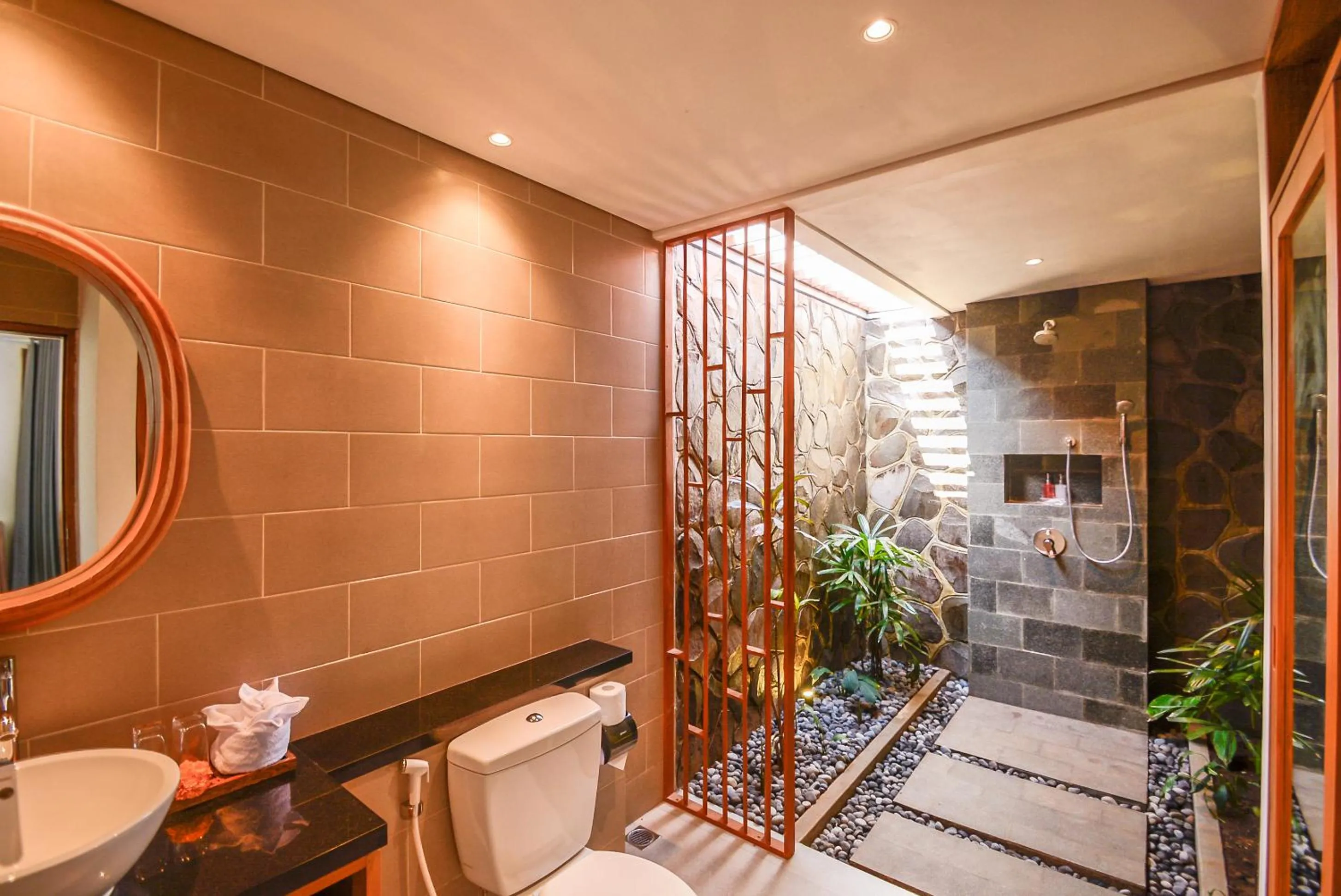 Shower in Villa Kupu Kupu Bingin