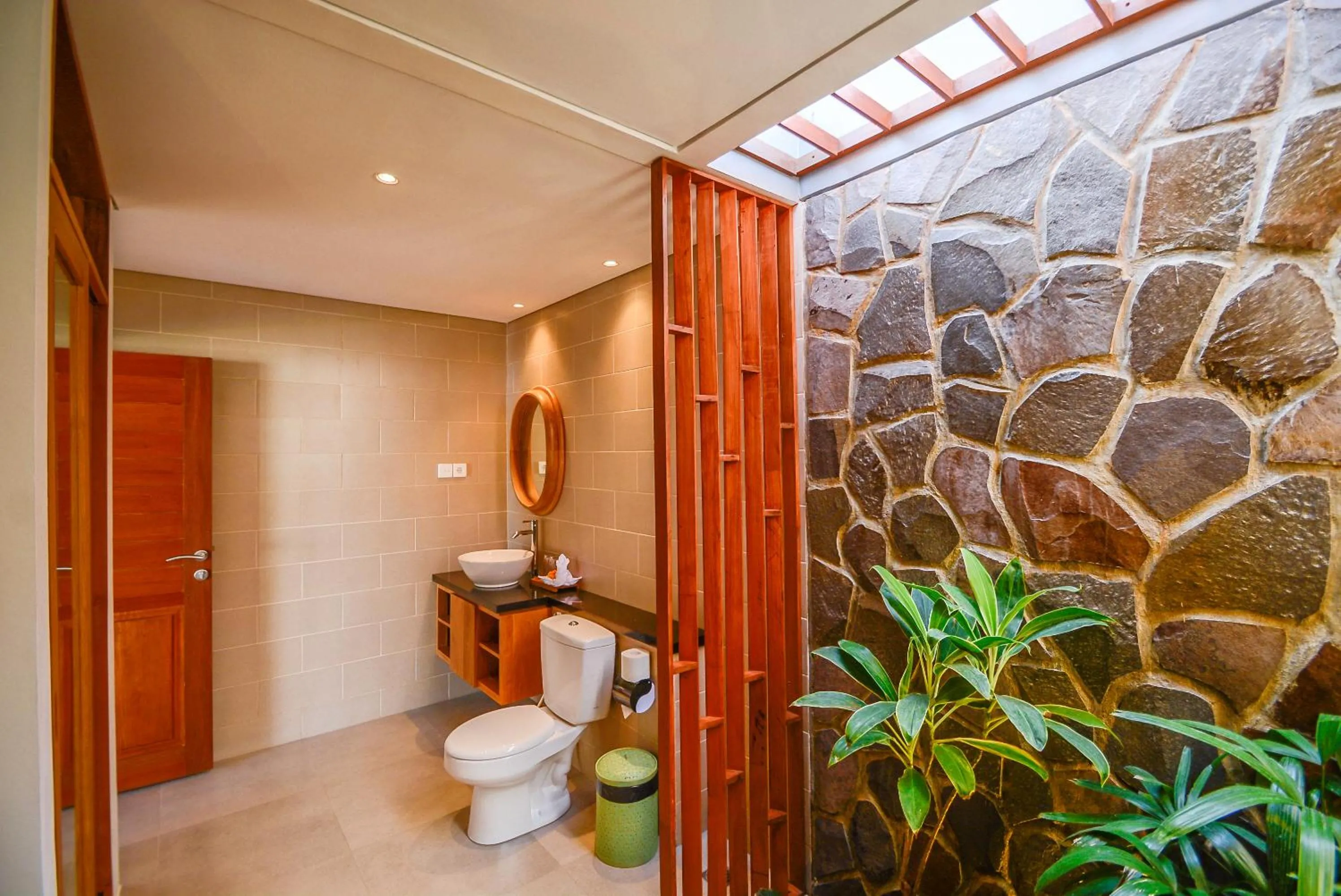 Shower in Villa Kupu Kupu Bingin