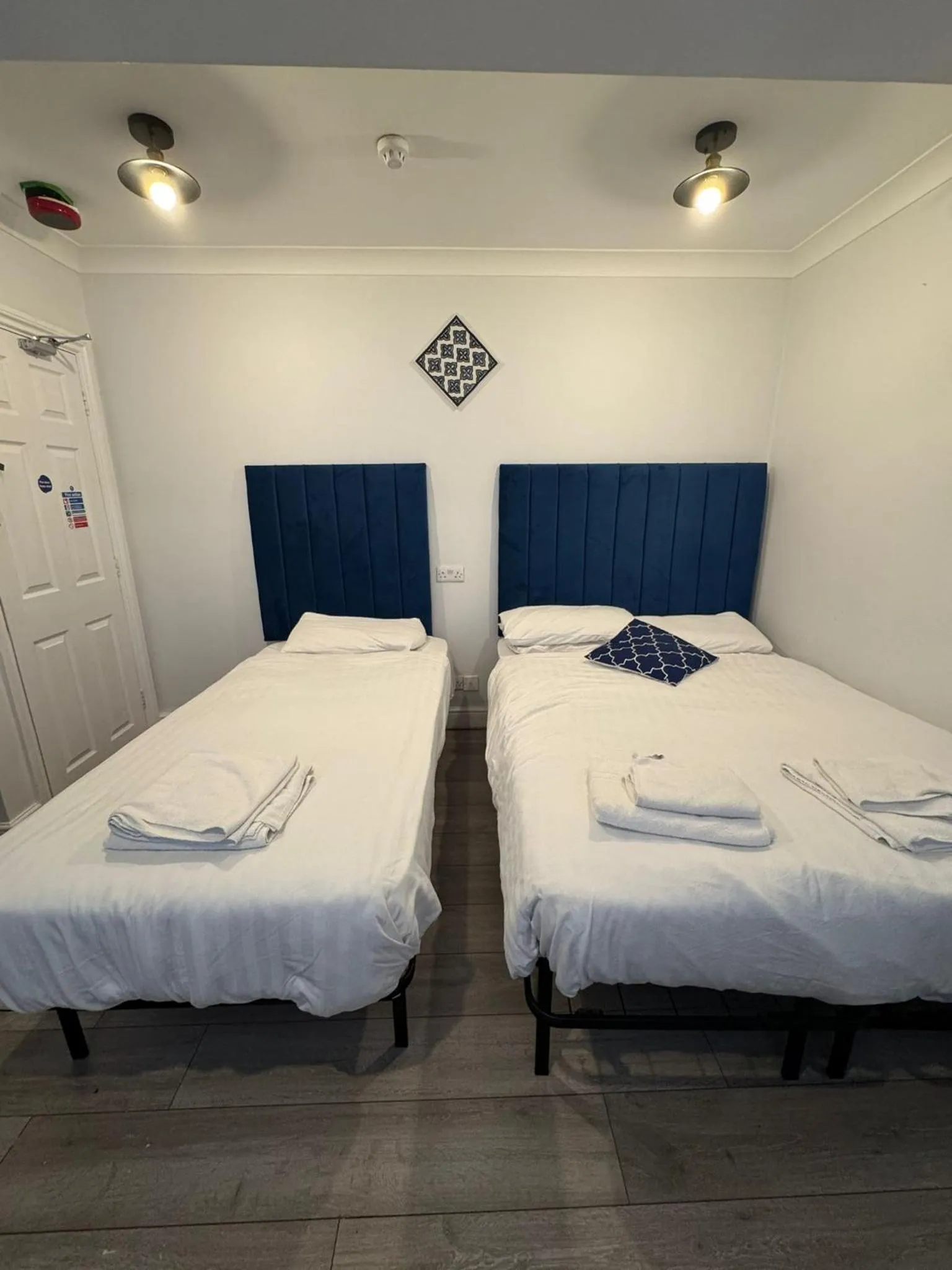 Bed in Golders Park Hotel