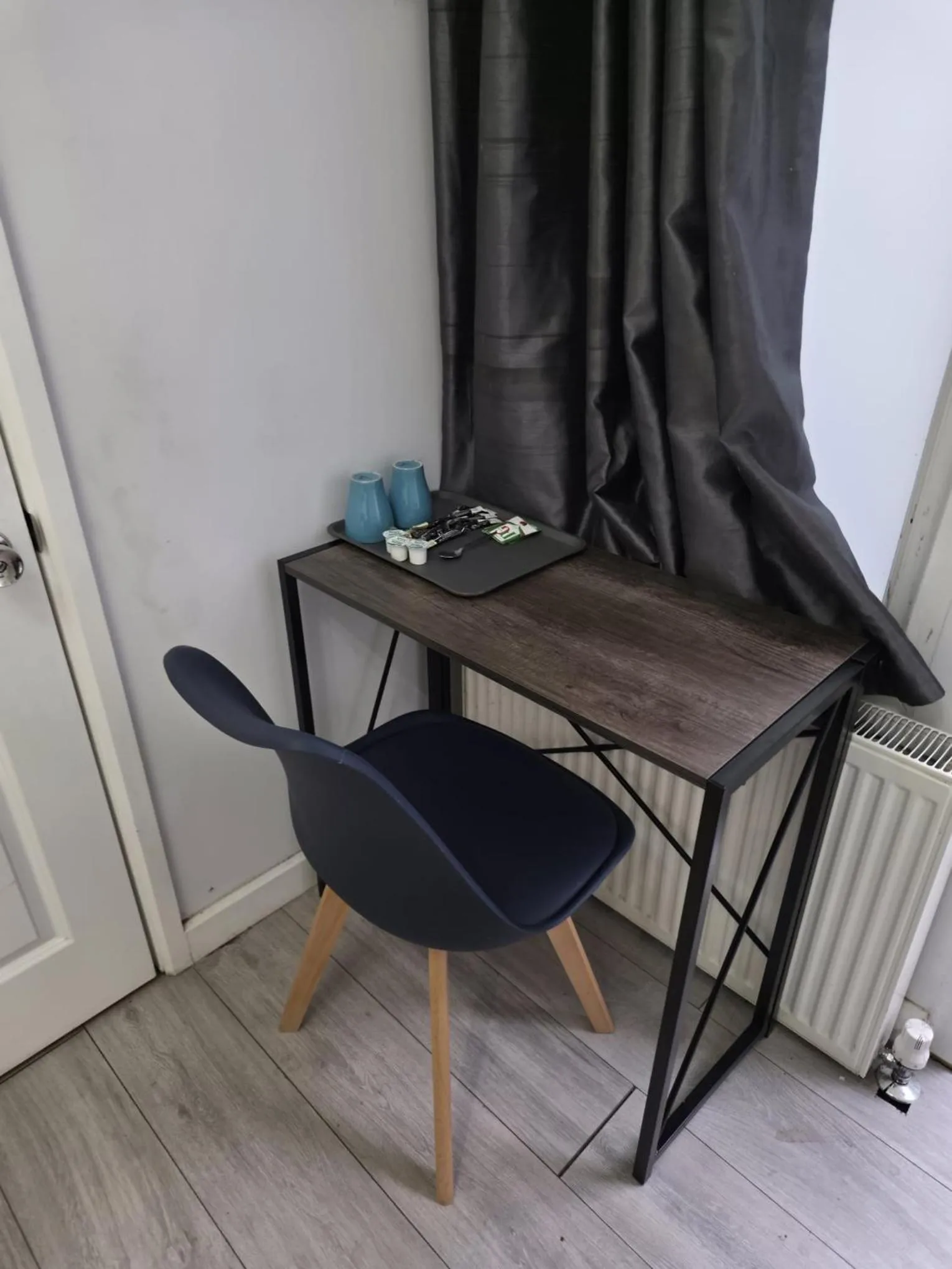 Coffee/tea facilities in Golders Park Hotel