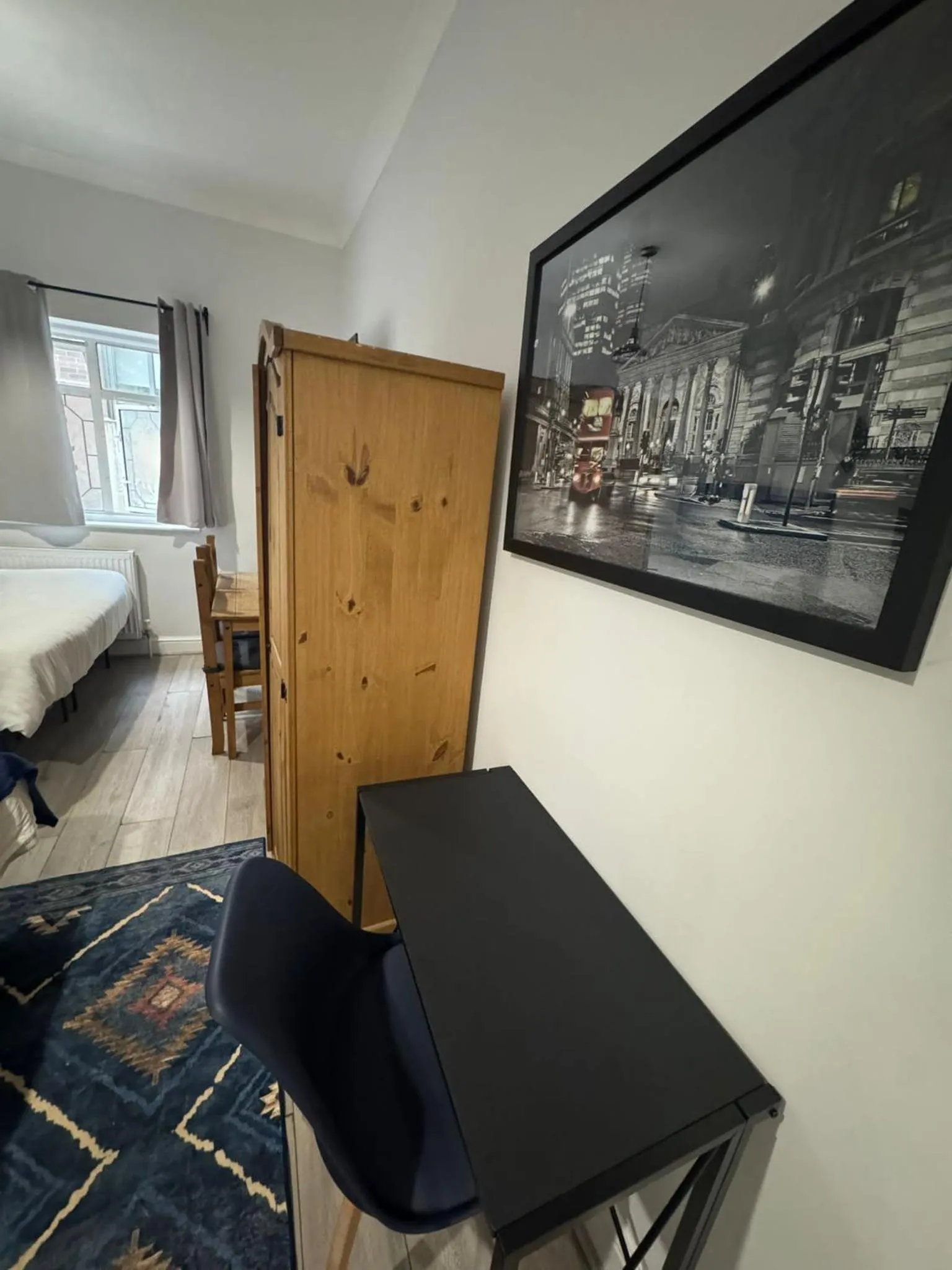 Seating area in Golders Park Hotel