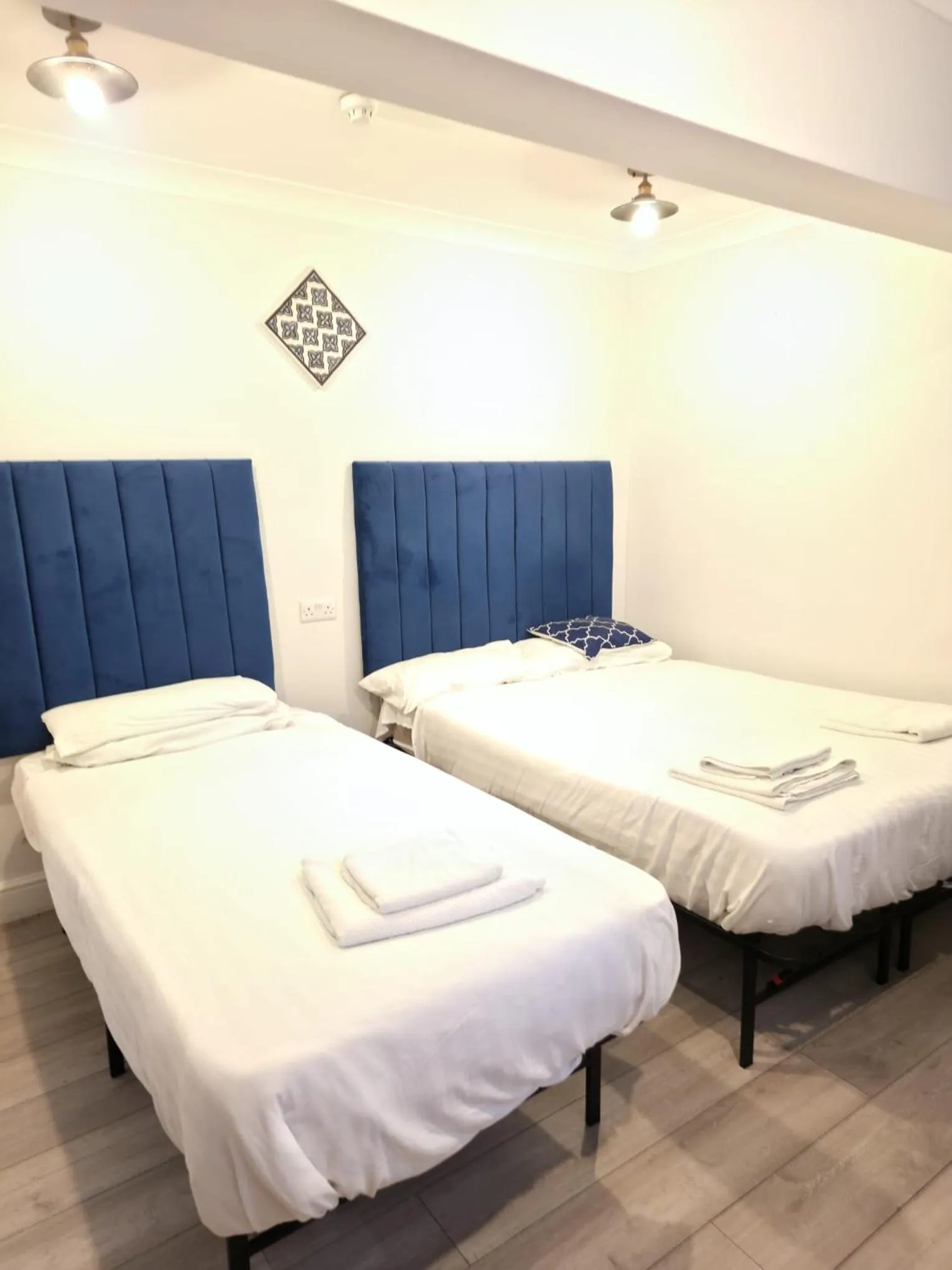 Bed in Golders Park Hotel