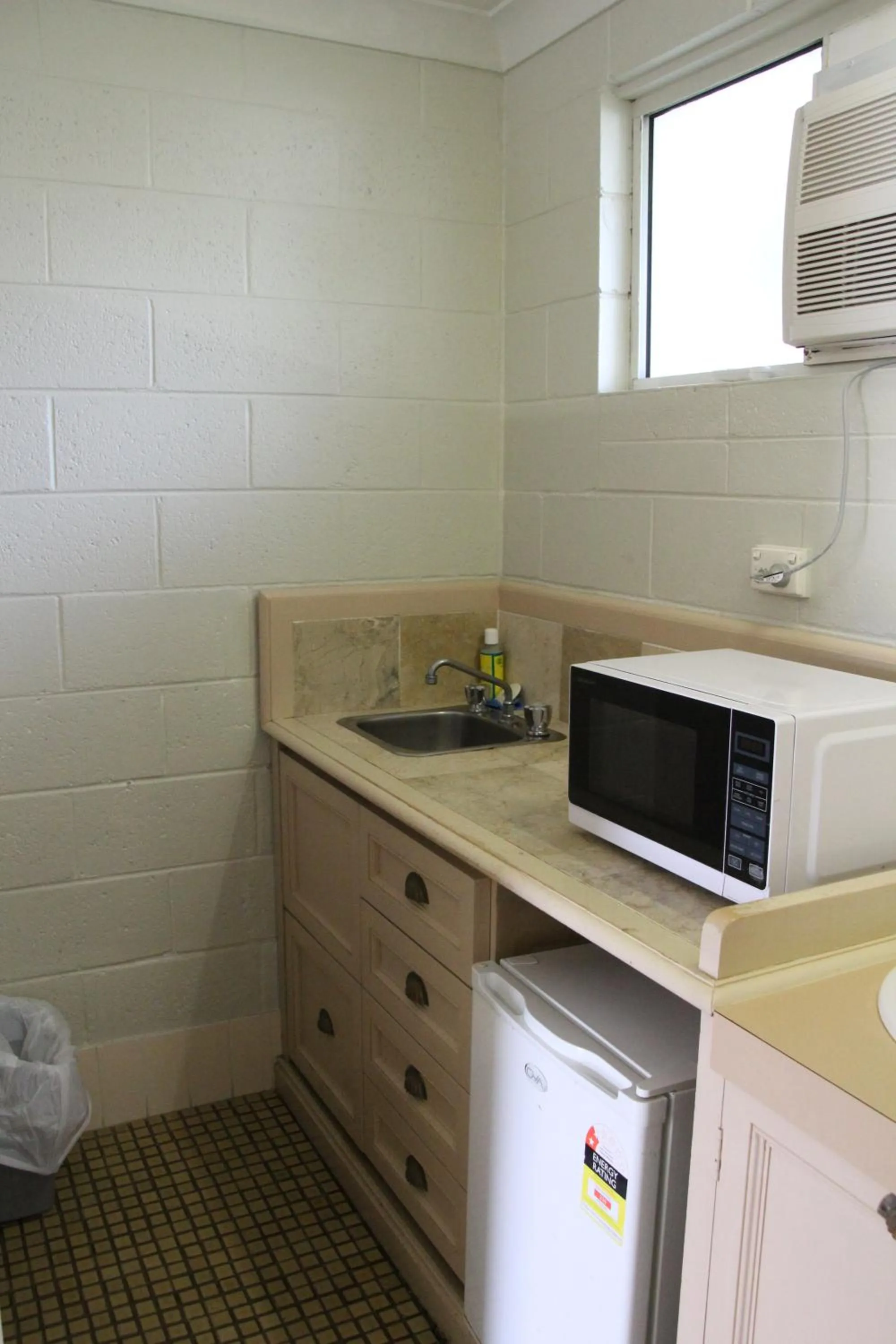 Kitchen or kitchenette in Central Coast Motel