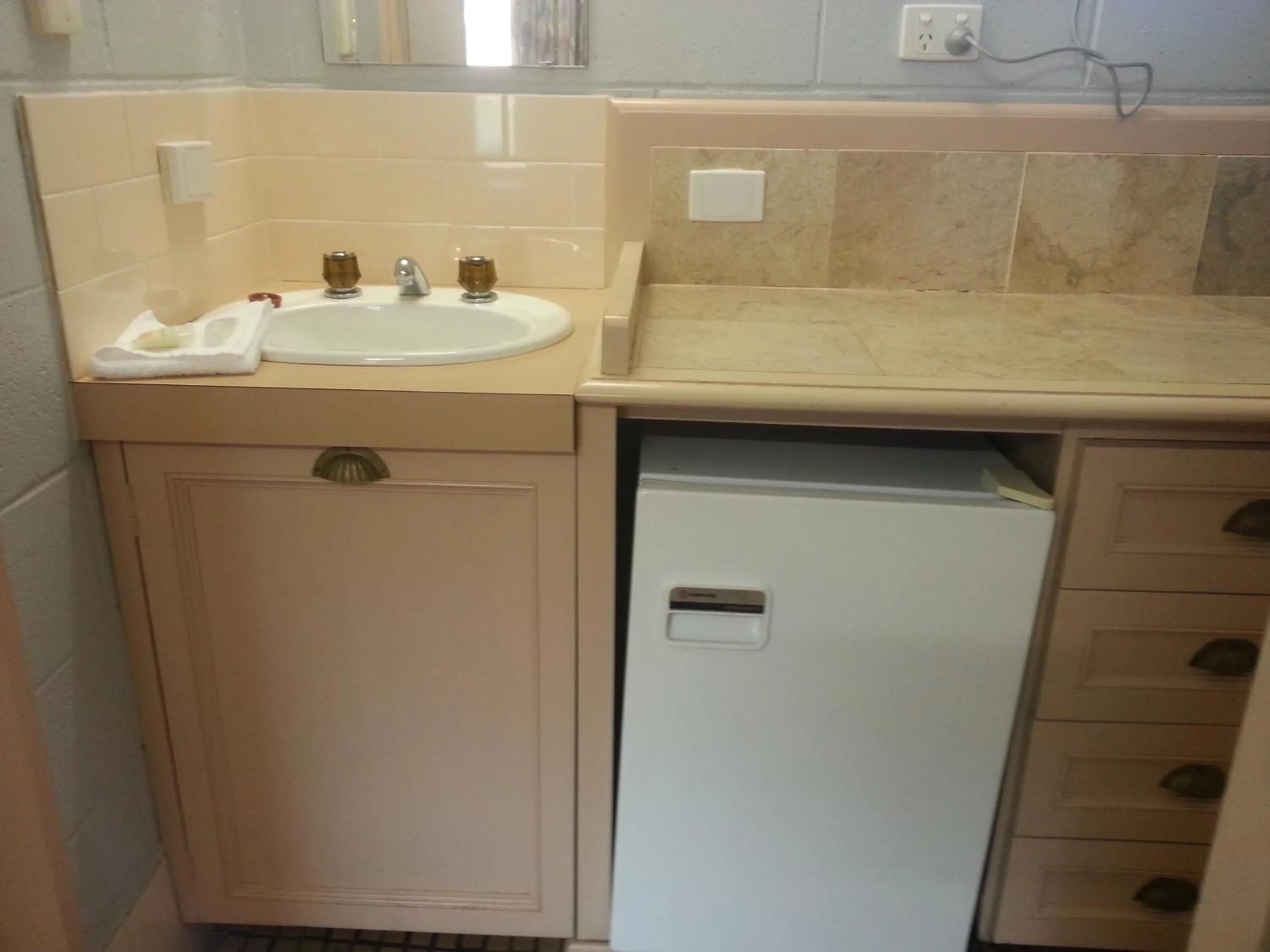 Coffee/tea facilities in Central Coast Motel