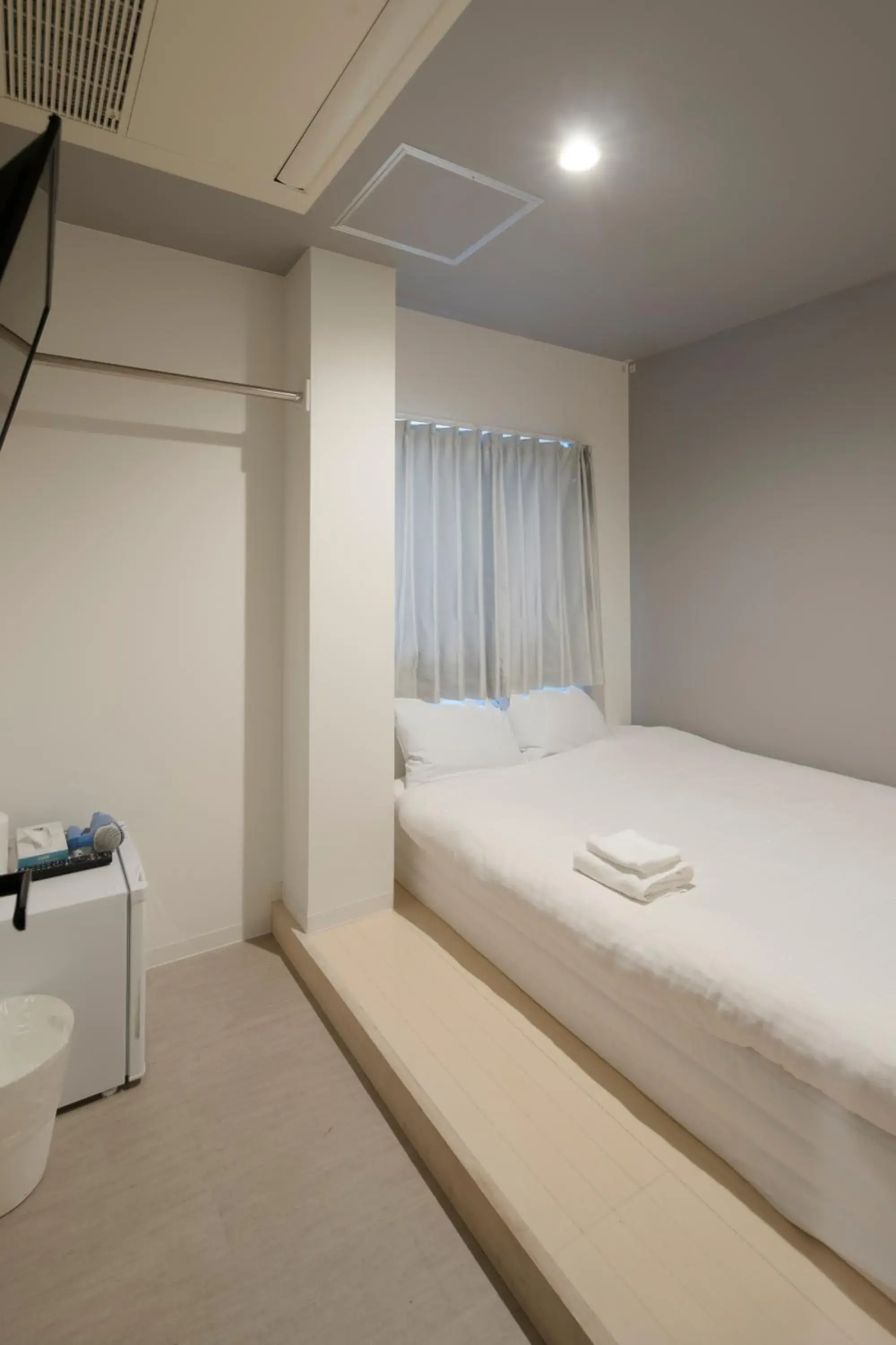 Standard Double Room with Shared Bathroom - single occupancy in Iwatoyama Hostel Standard Double Room with Shared Bathroom - single occupancy in Iwatoyama Hostel