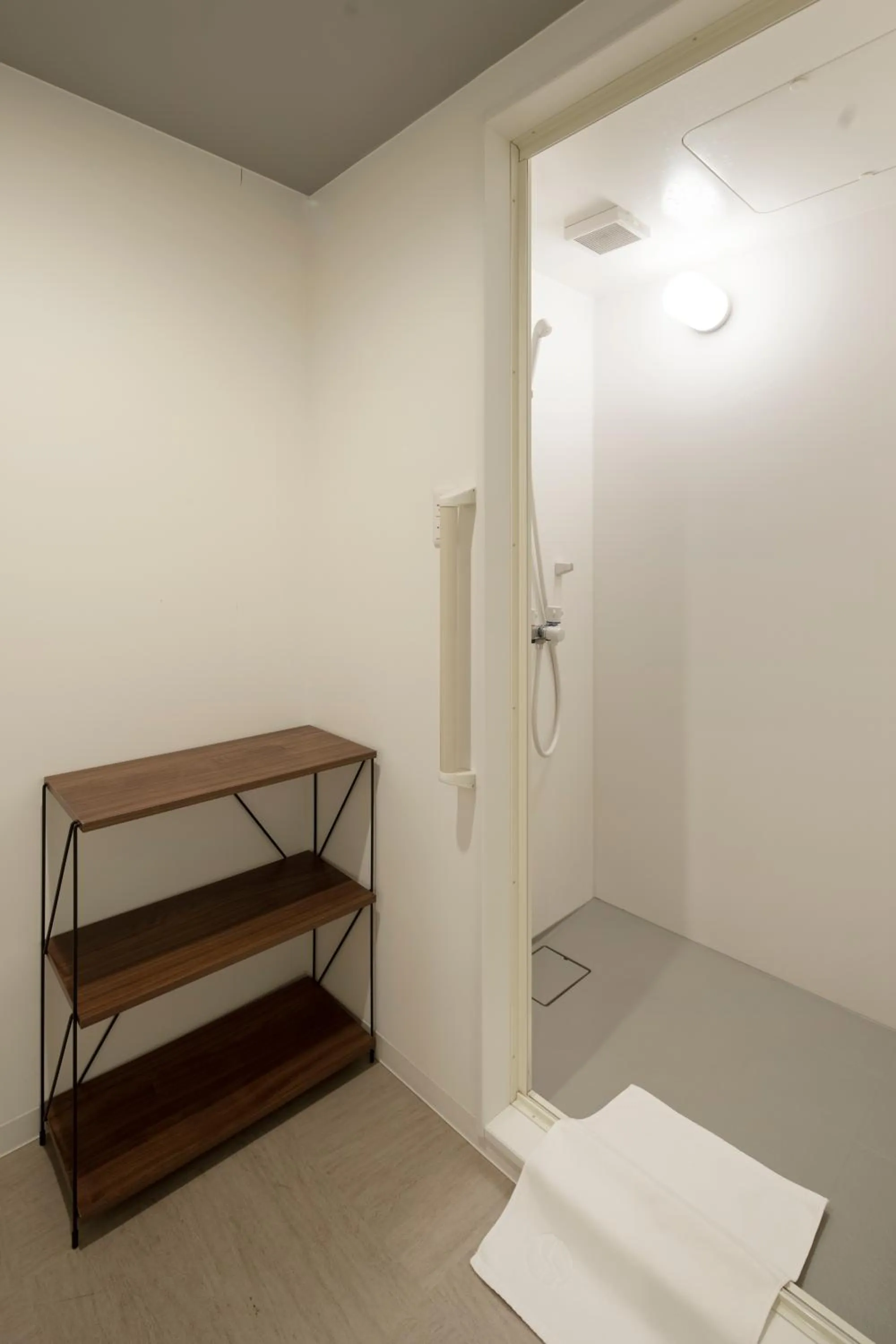 Shower in Iwatoyama Hostel