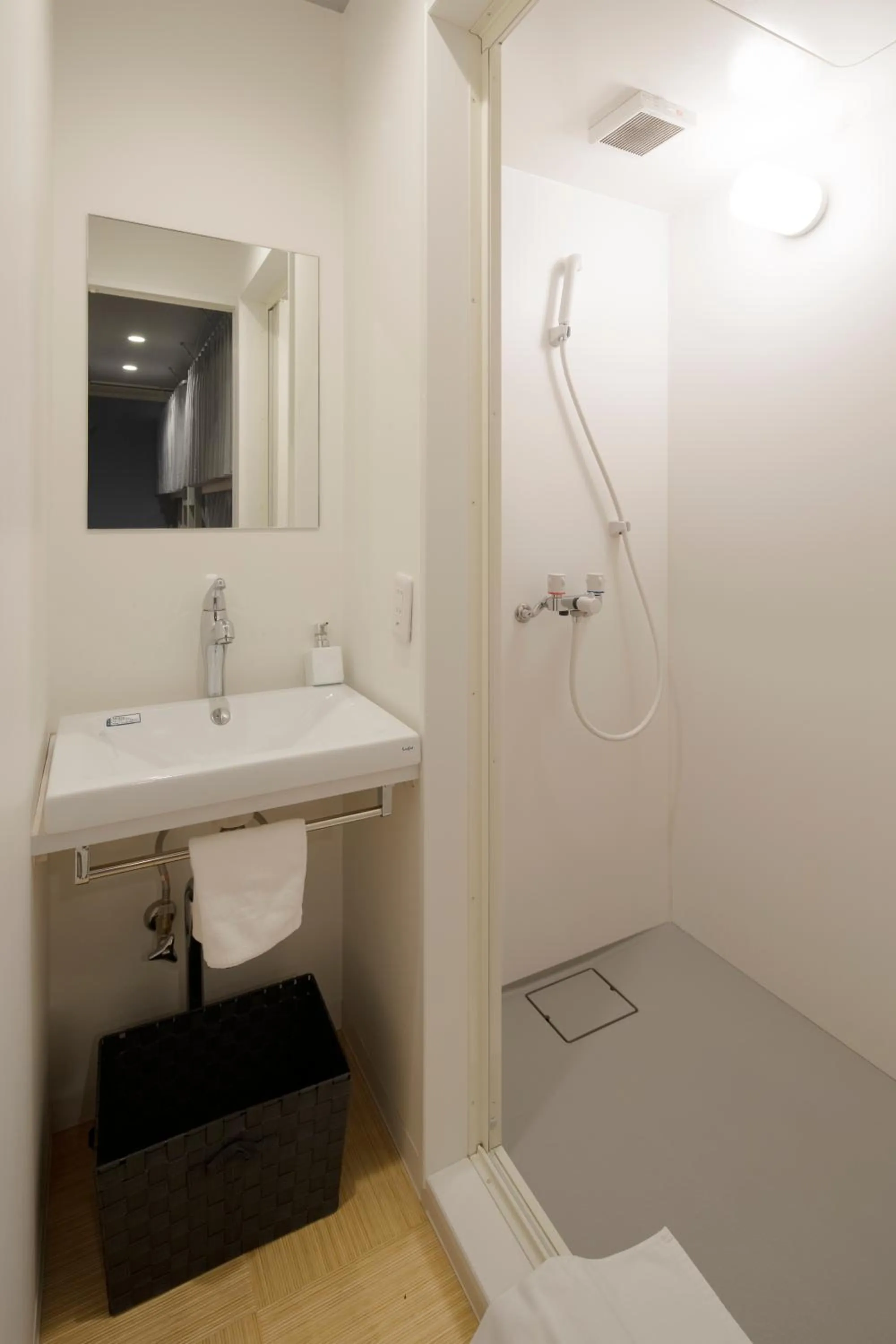 Shower in Iwatoyama Hostel