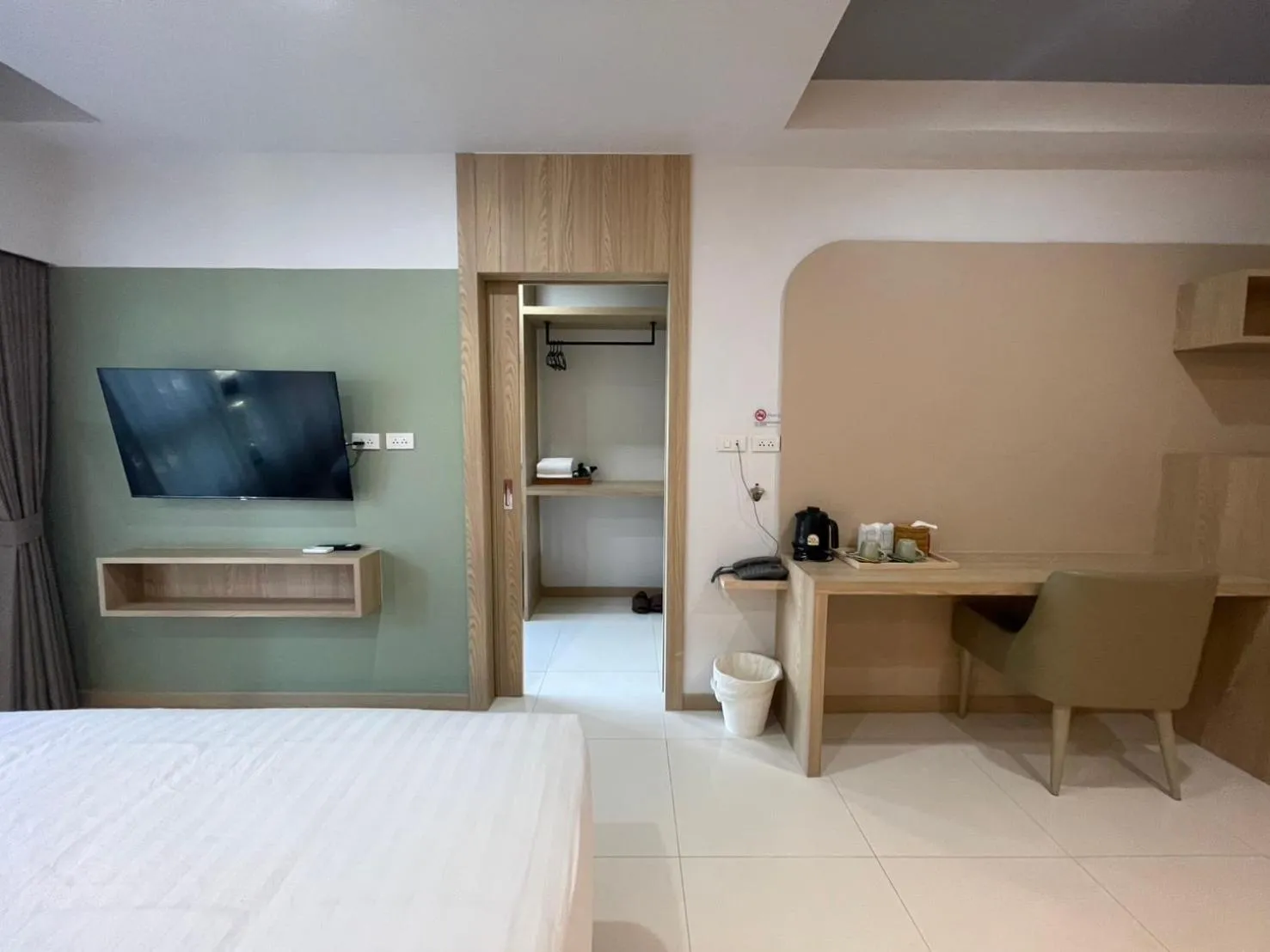 Bed in Baan Bangkok 97 Hotel