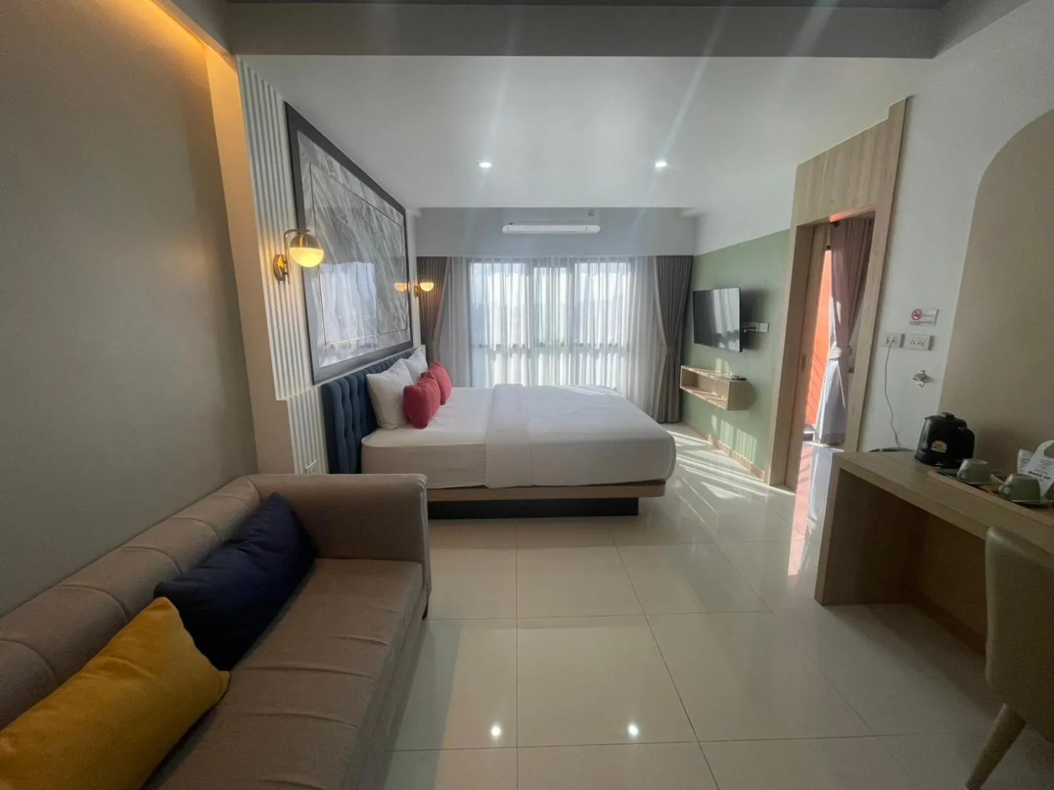 Photo of the whole room, Bed in Baan Bangkok 97 Hotel