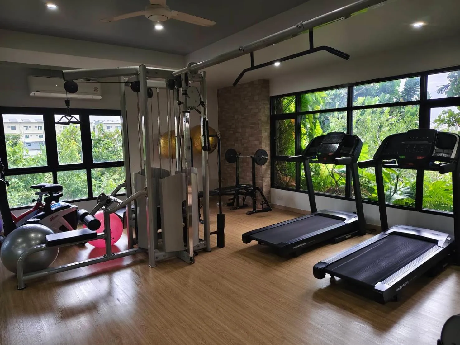 Fitness centre/facilities in Baan Bangkok 97 Hotel
