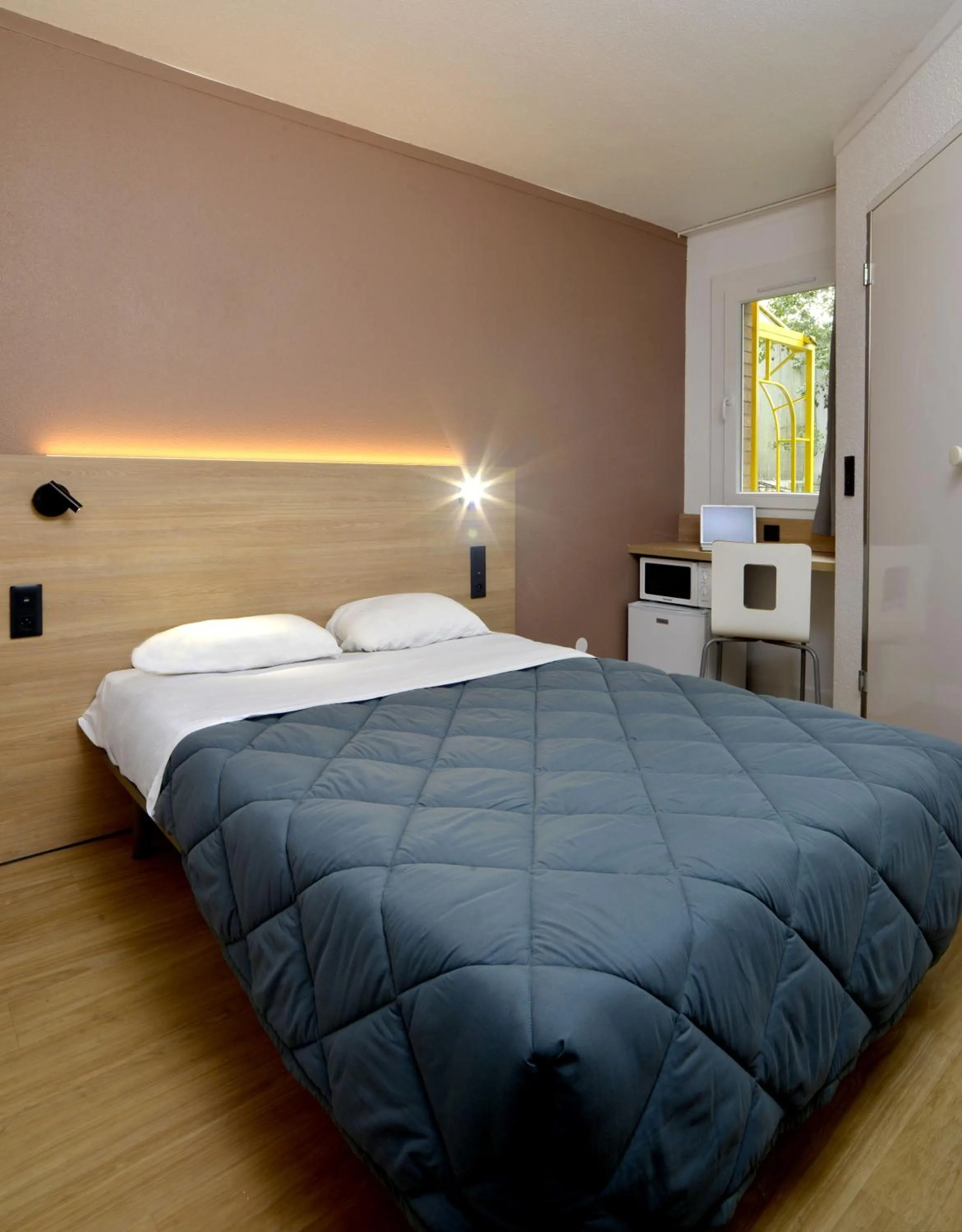 Bed in Premiere Classe Dunkerque Loon Plage