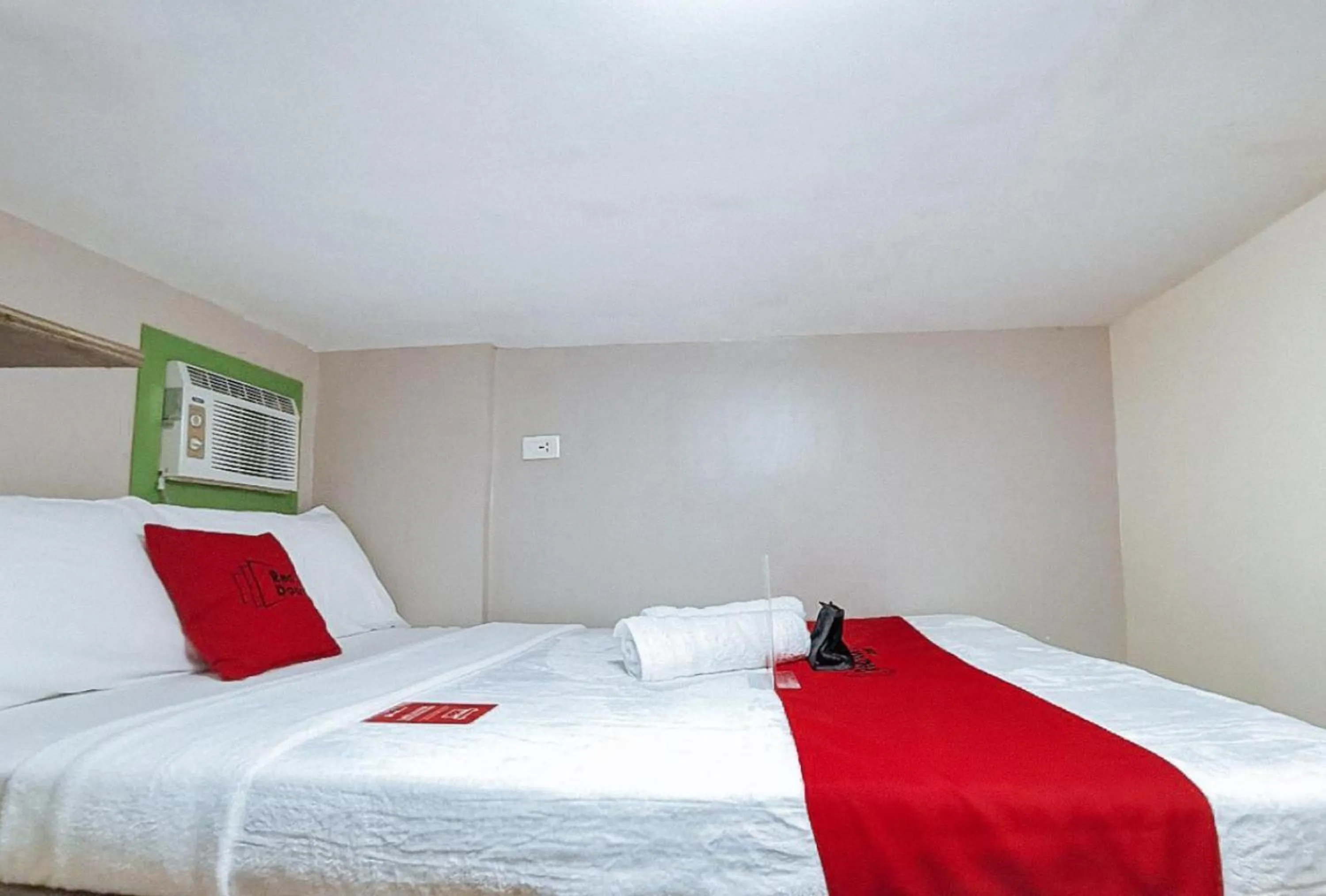 Bed in RedDoorz near KCC Mall Gensan