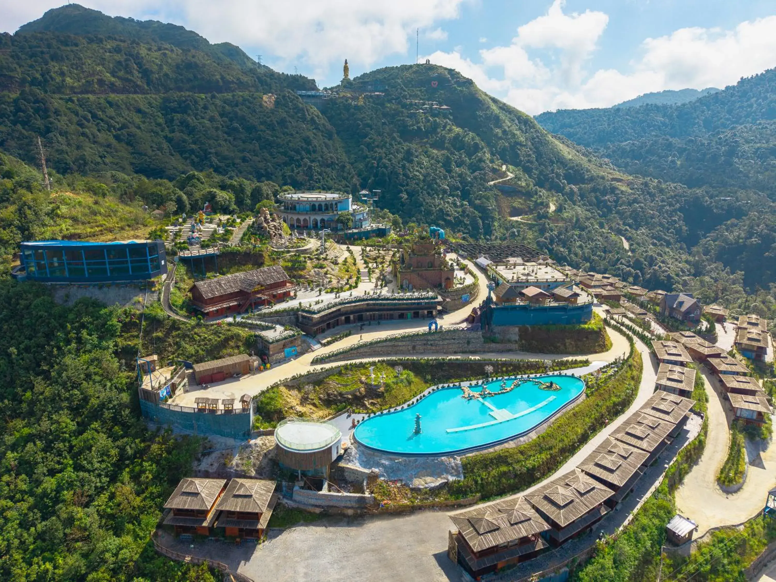 Mountain view in Heaven Gate O Quy Ho Hotel Sapa Mountain view in Heaven Gate O Quy Ho Hotel Sapa