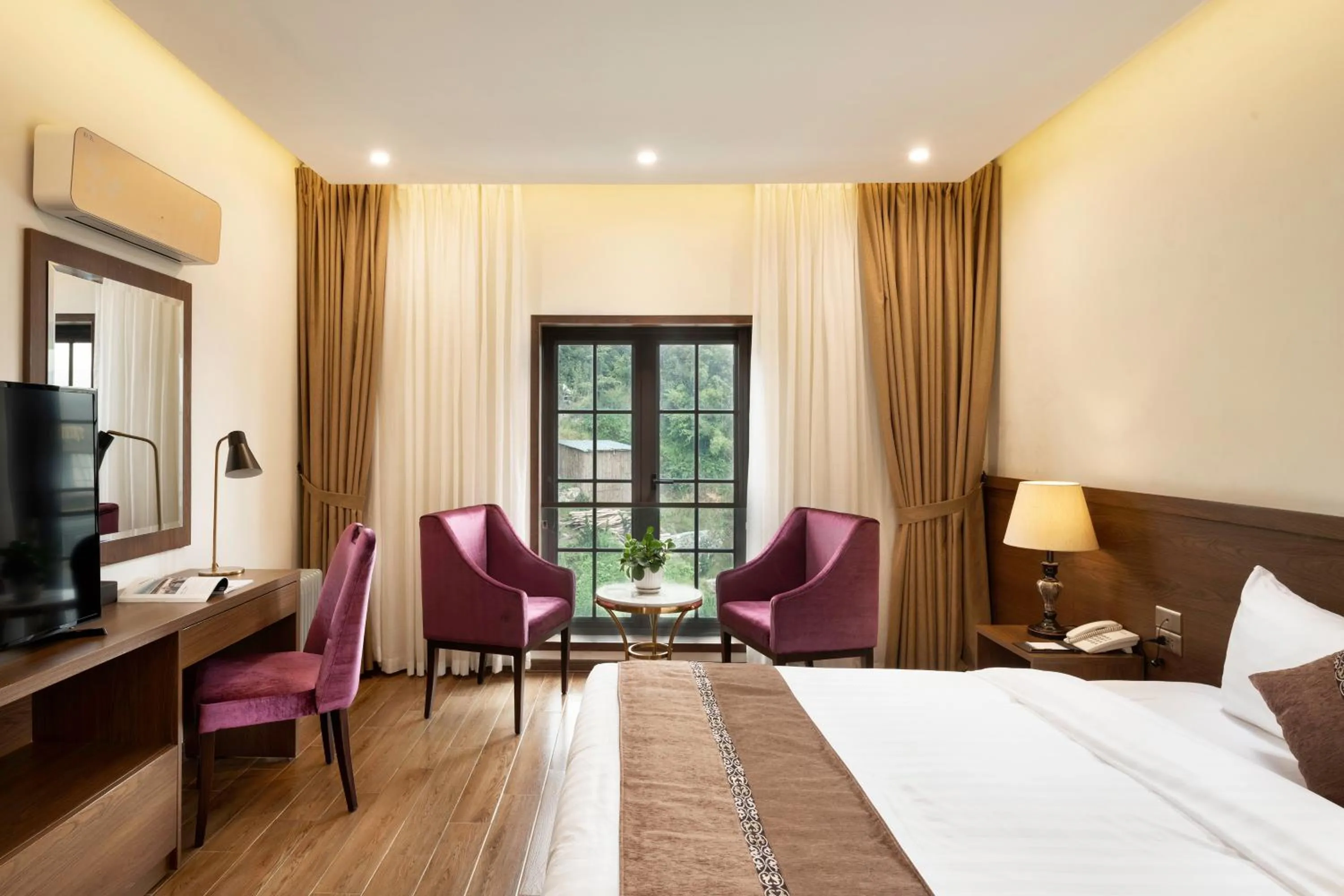 Bed in Heaven Gate O Quy Ho Hotel Sapa