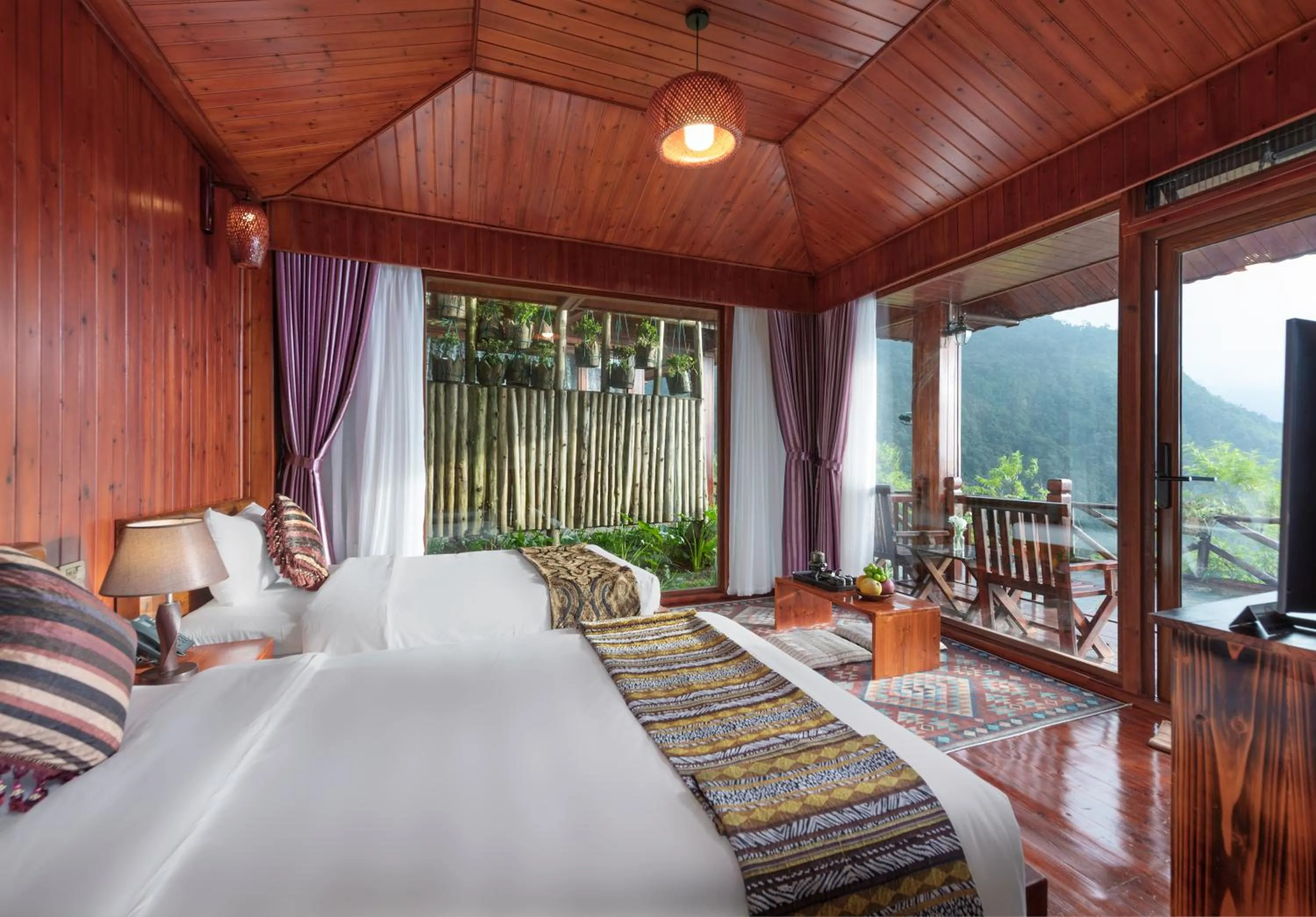 Bed in Heaven Gate O Quy Ho Hotel Sapa