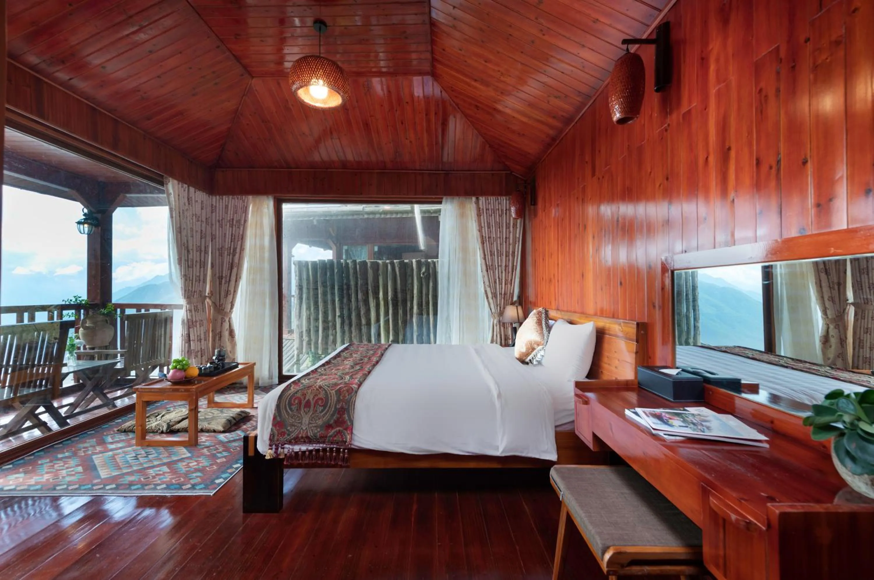 Bed in Heaven Gate O Quy Ho Hotel Sapa