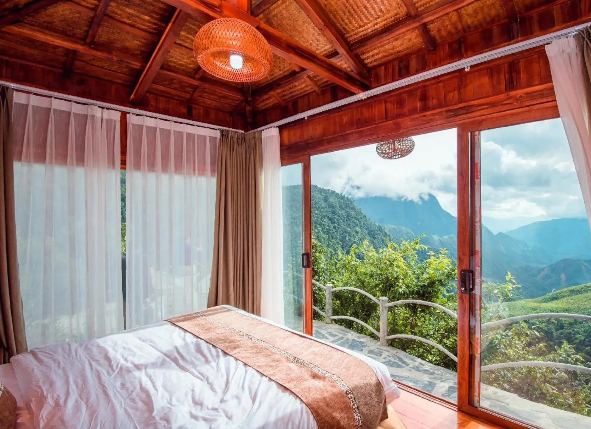 Bed in Heaven Gate O Quy Ho Hotel Sapa Bed in Heaven Gate O Quy Ho Hotel Sapa