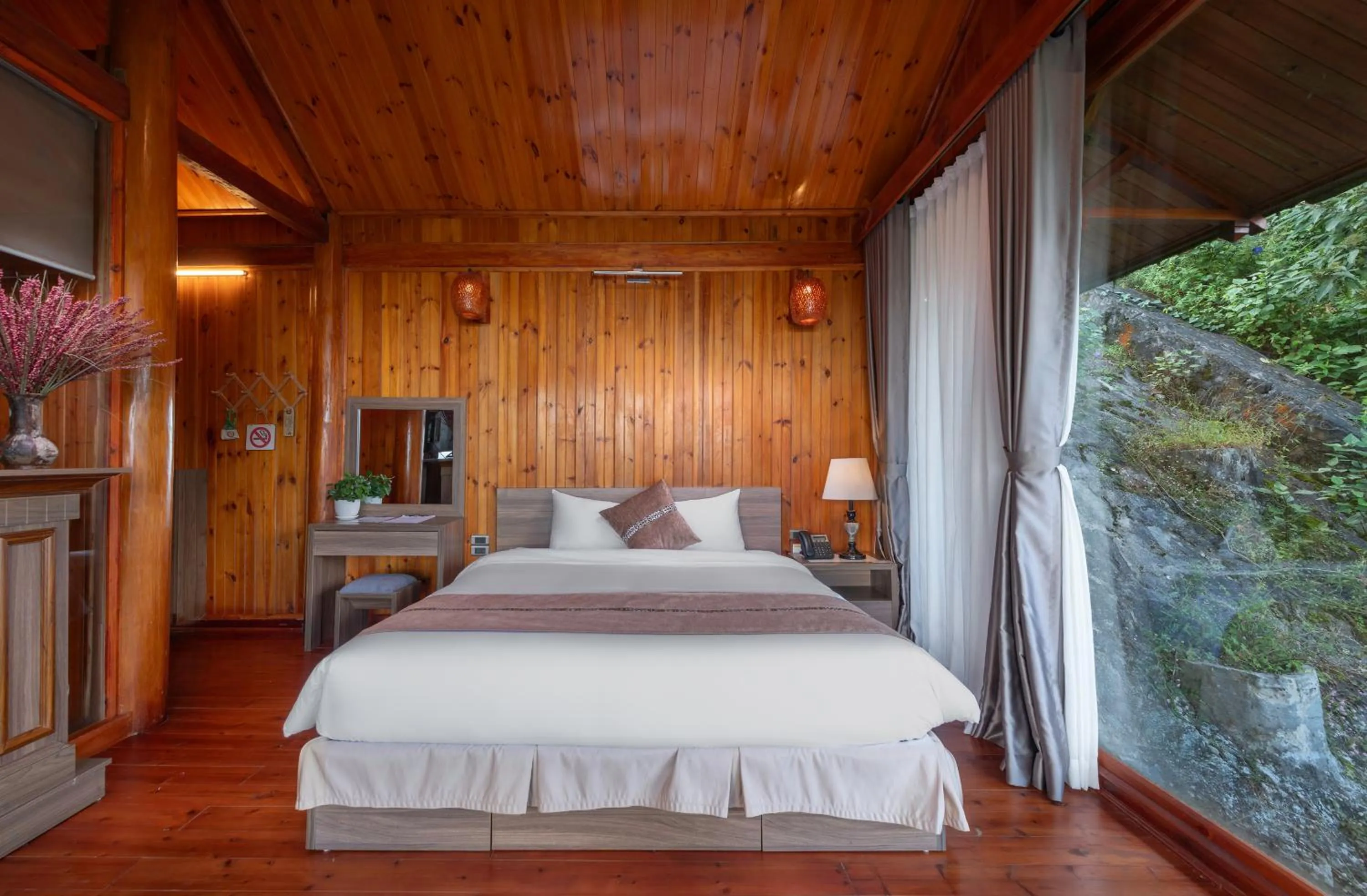 Bed in Heaven Gate O Quy Ho Hotel Sapa