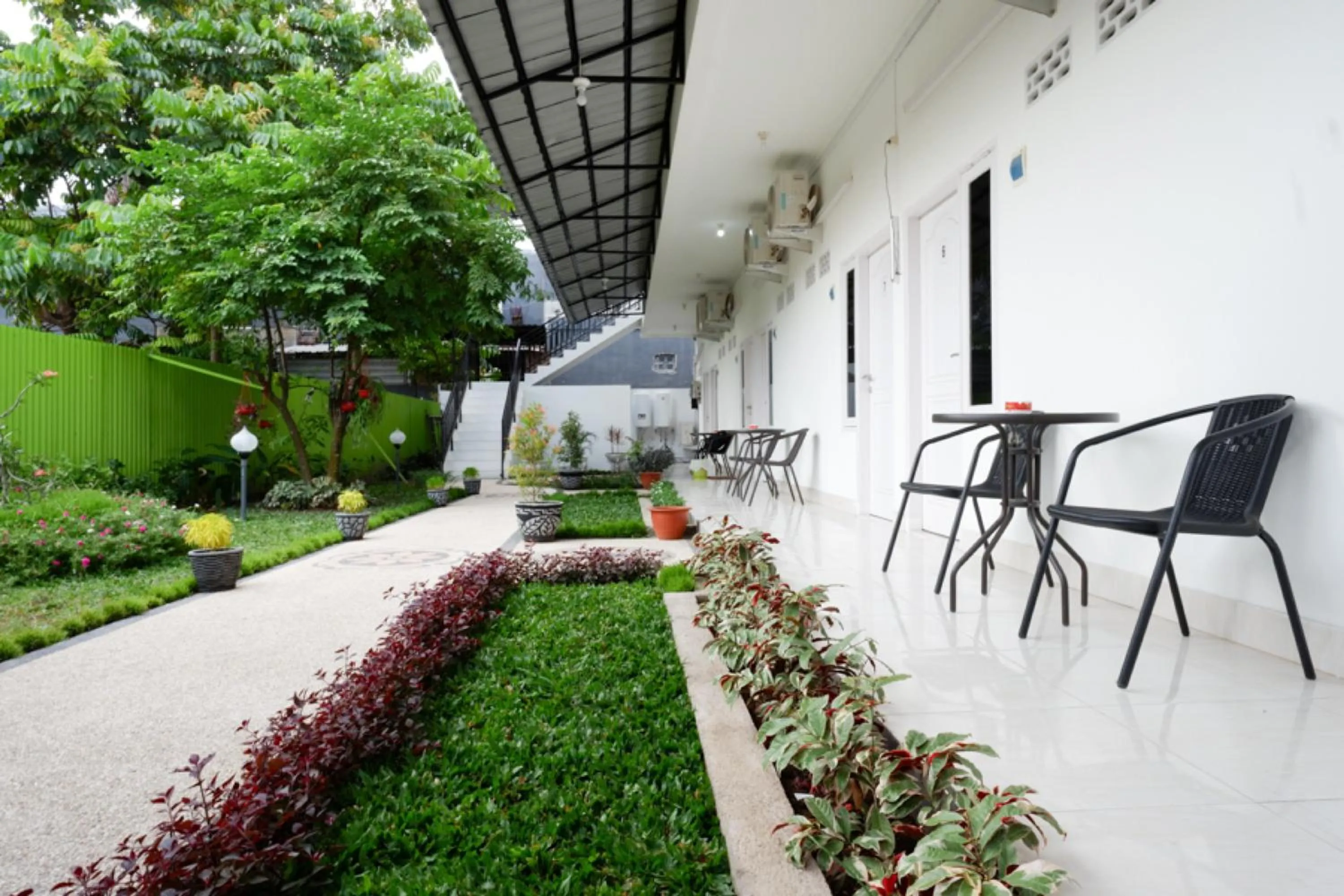 Garden in RedDoorz near Mataram University