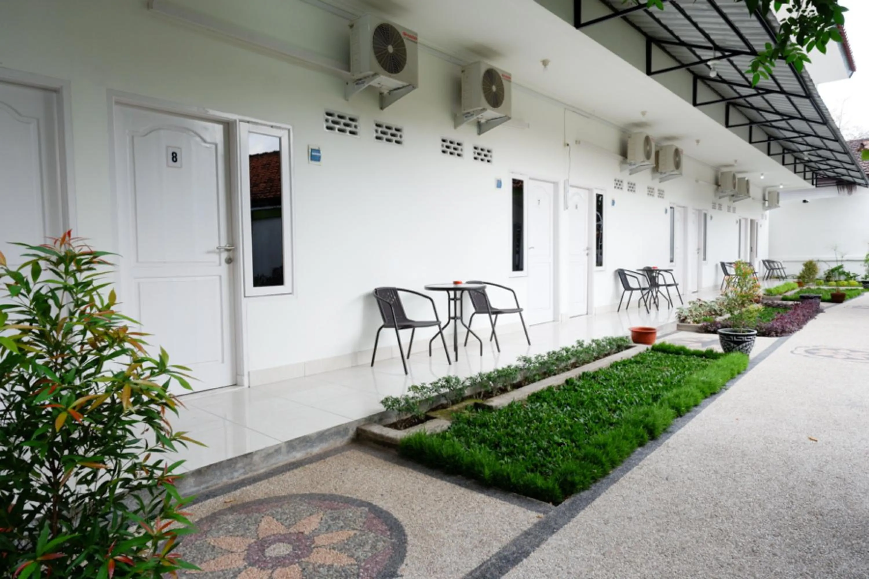 Garden in RedDoorz near Mataram University