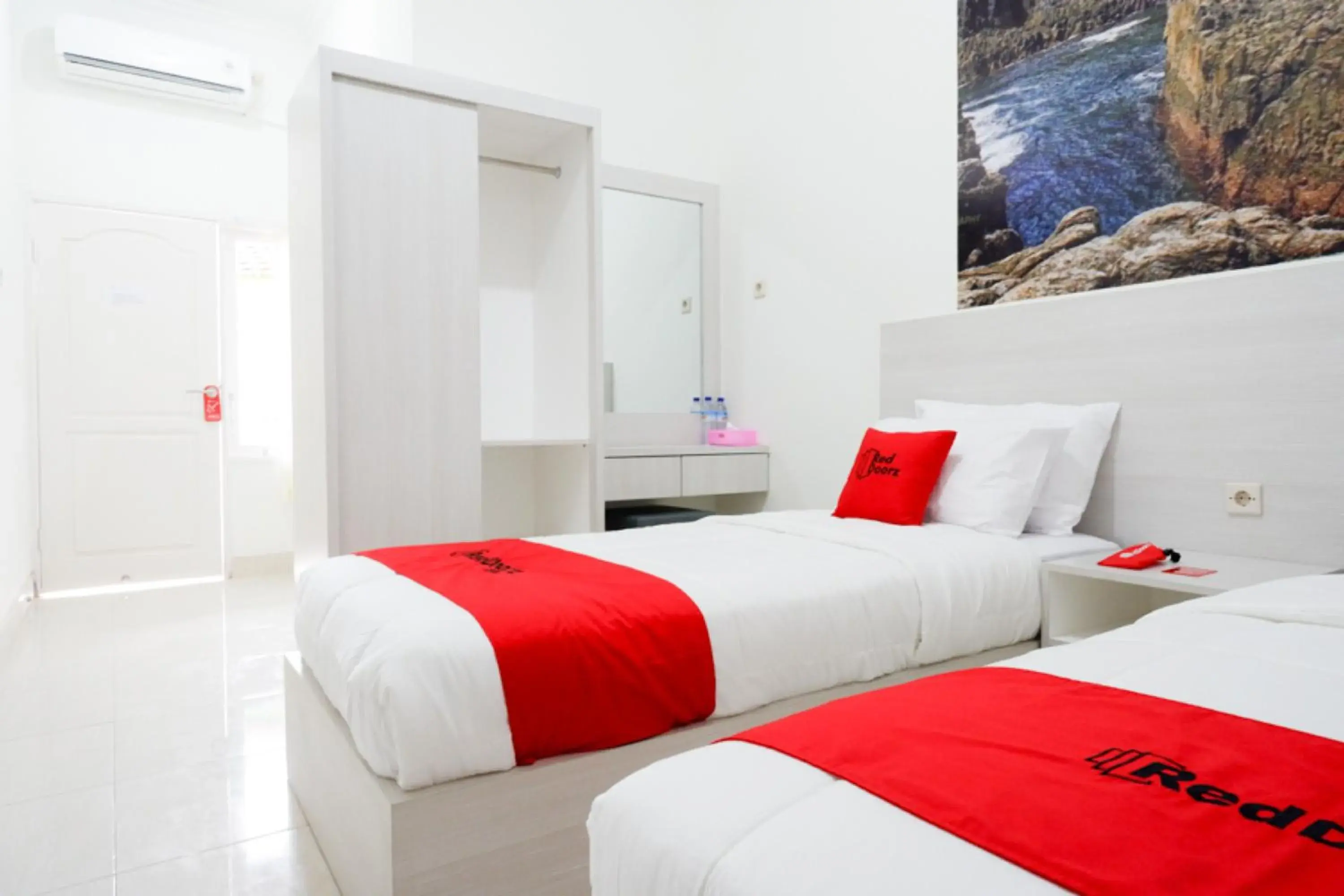 Bedroom, Bed in RedDoorz near Mataram University Bedroom, Bed in RedDoorz near Mataram University