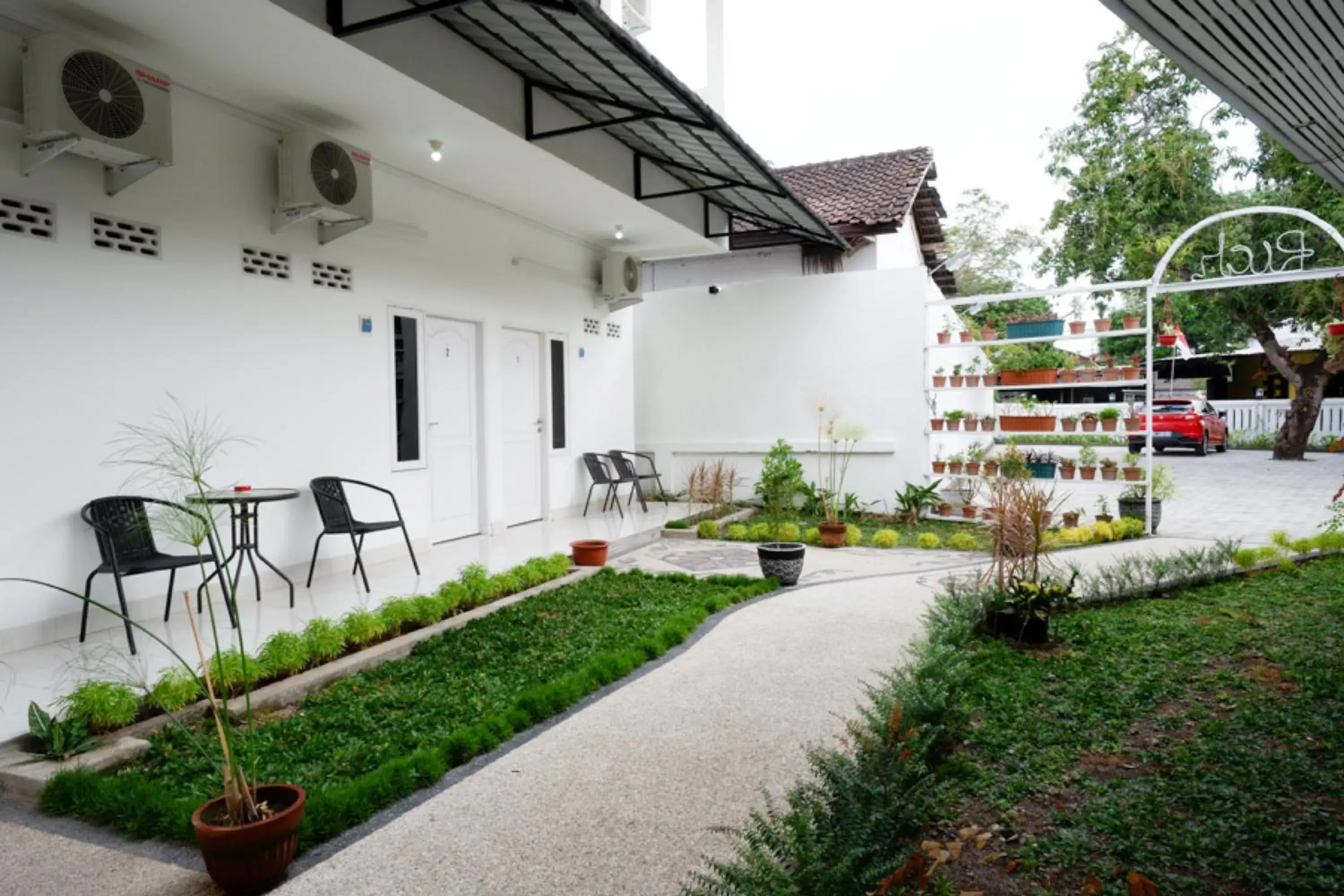 RedDoorz near Mataram University RedDoorz near Mataram University