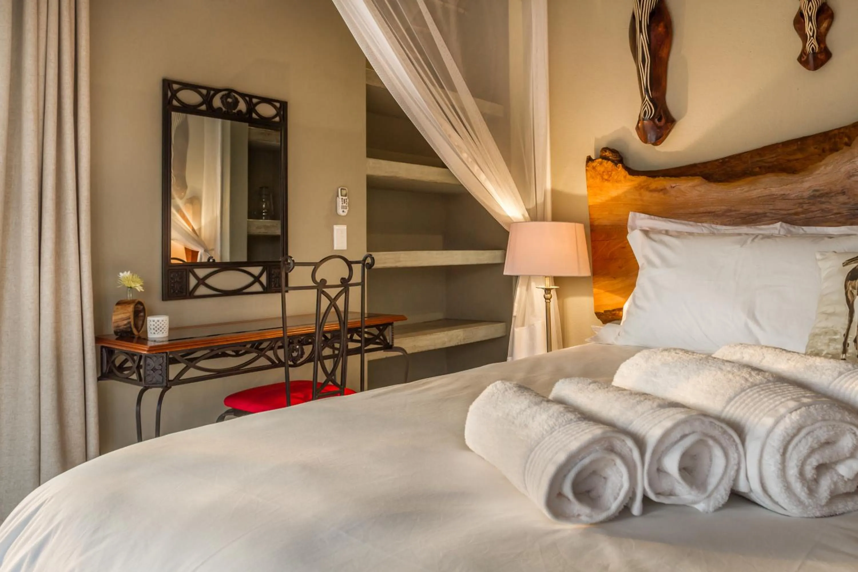 Bed in Ukuthula Bush Lodge