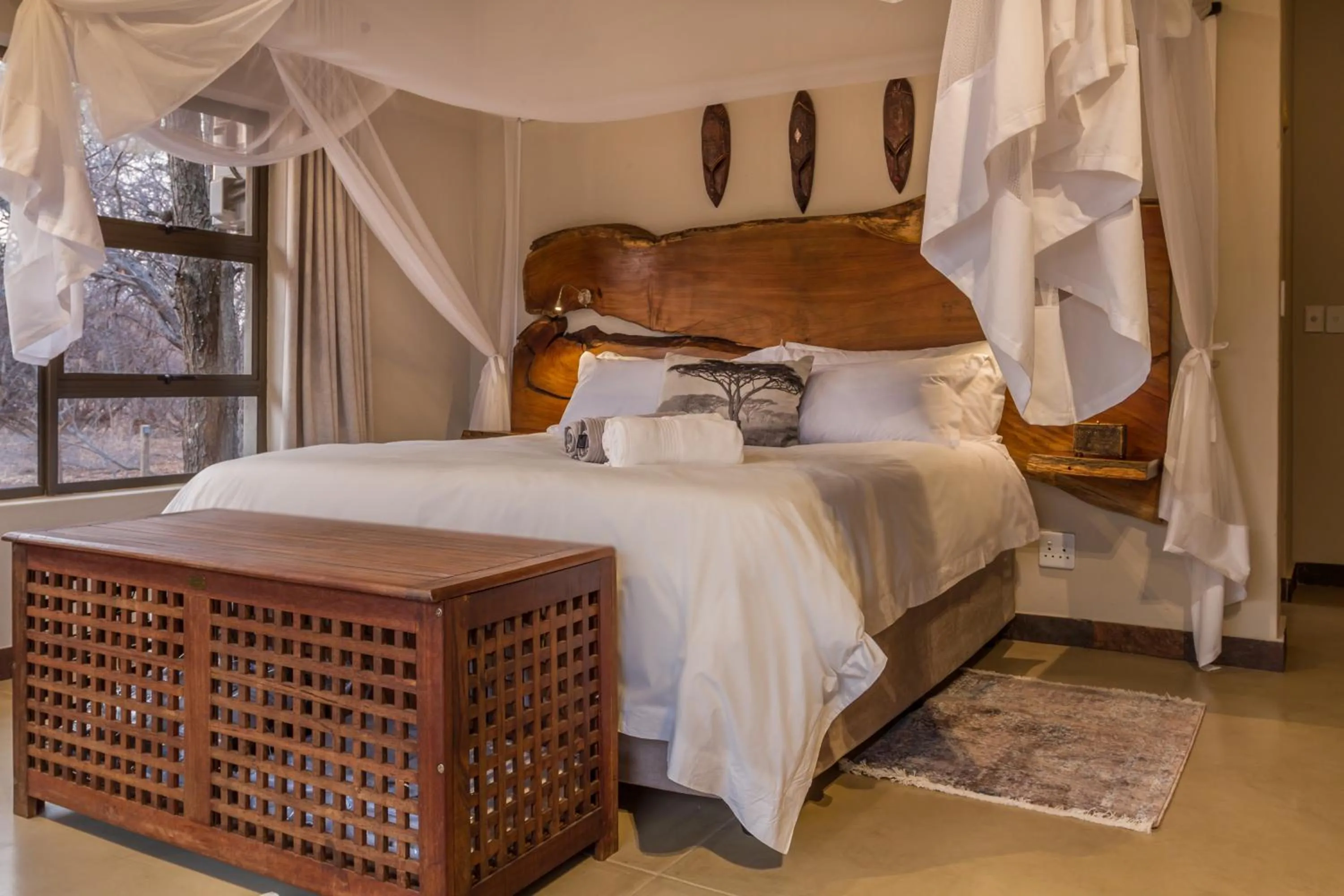 Bed in Ukuthula Bush Lodge
