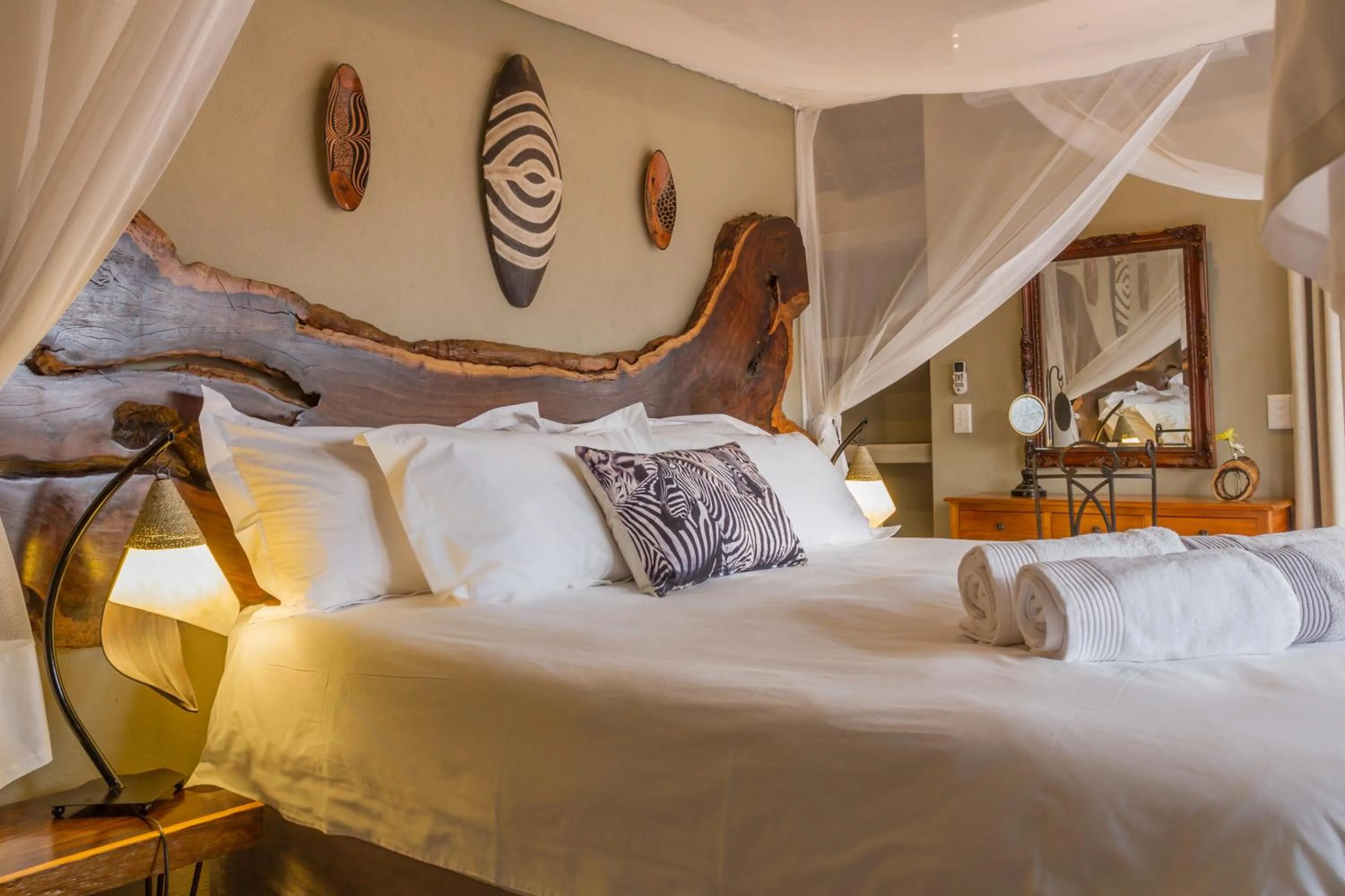 Bed in Ukuthula Bush Lodge